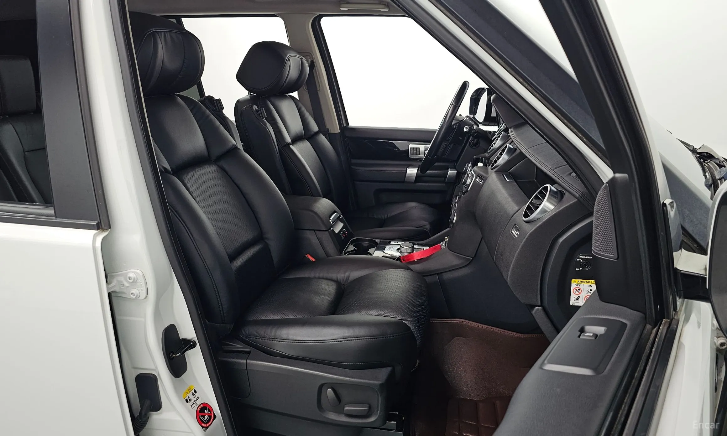 Land Rover Discovery 4 превью 10