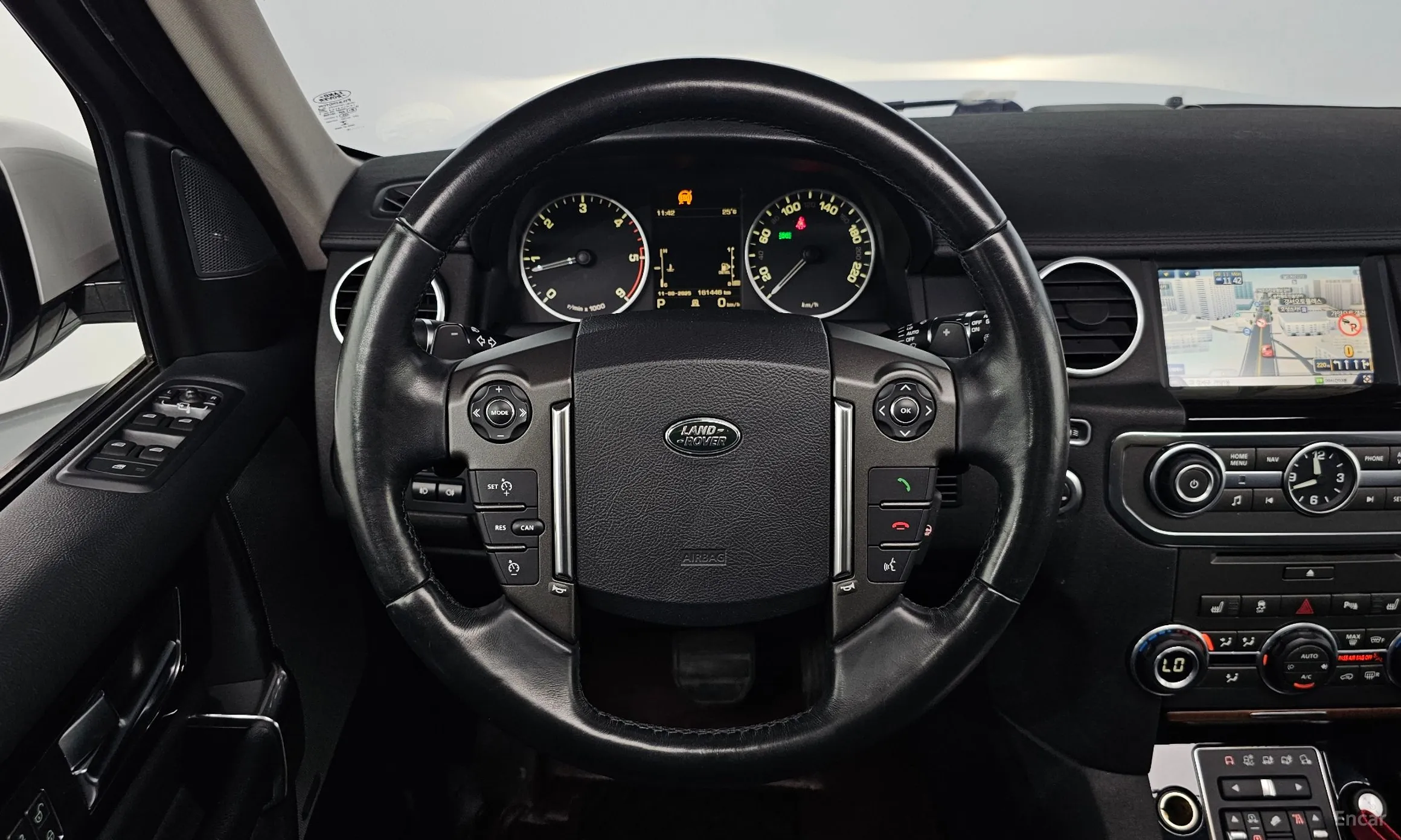 Land Rover Discovery 4 превью 13