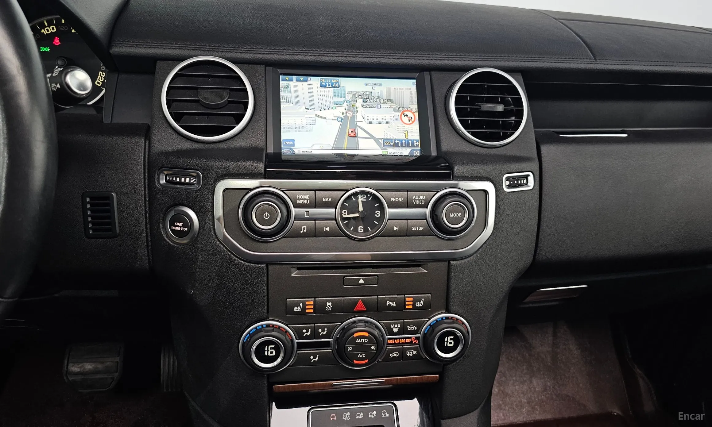 Land Rover Discovery 4 превью 14