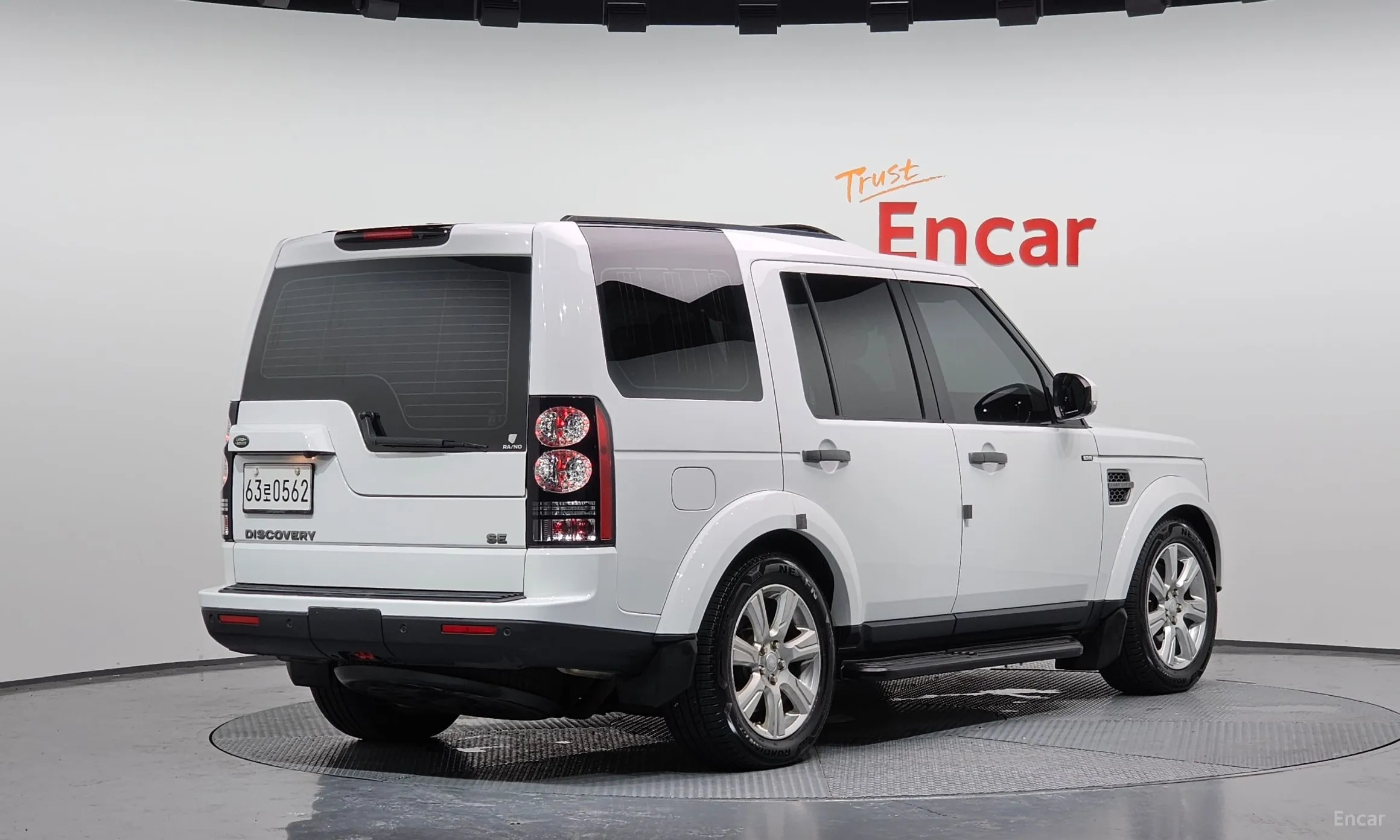 Land Rover Discovery 4 превью 2