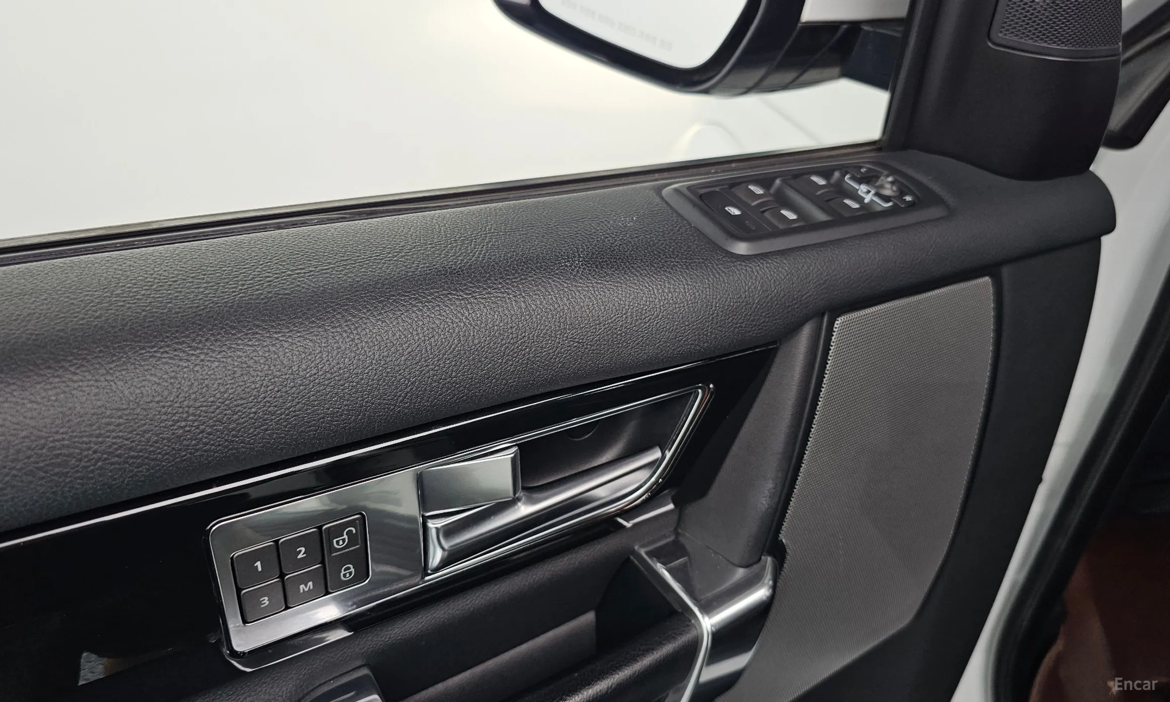 Land Rover Discovery 4 превью 17