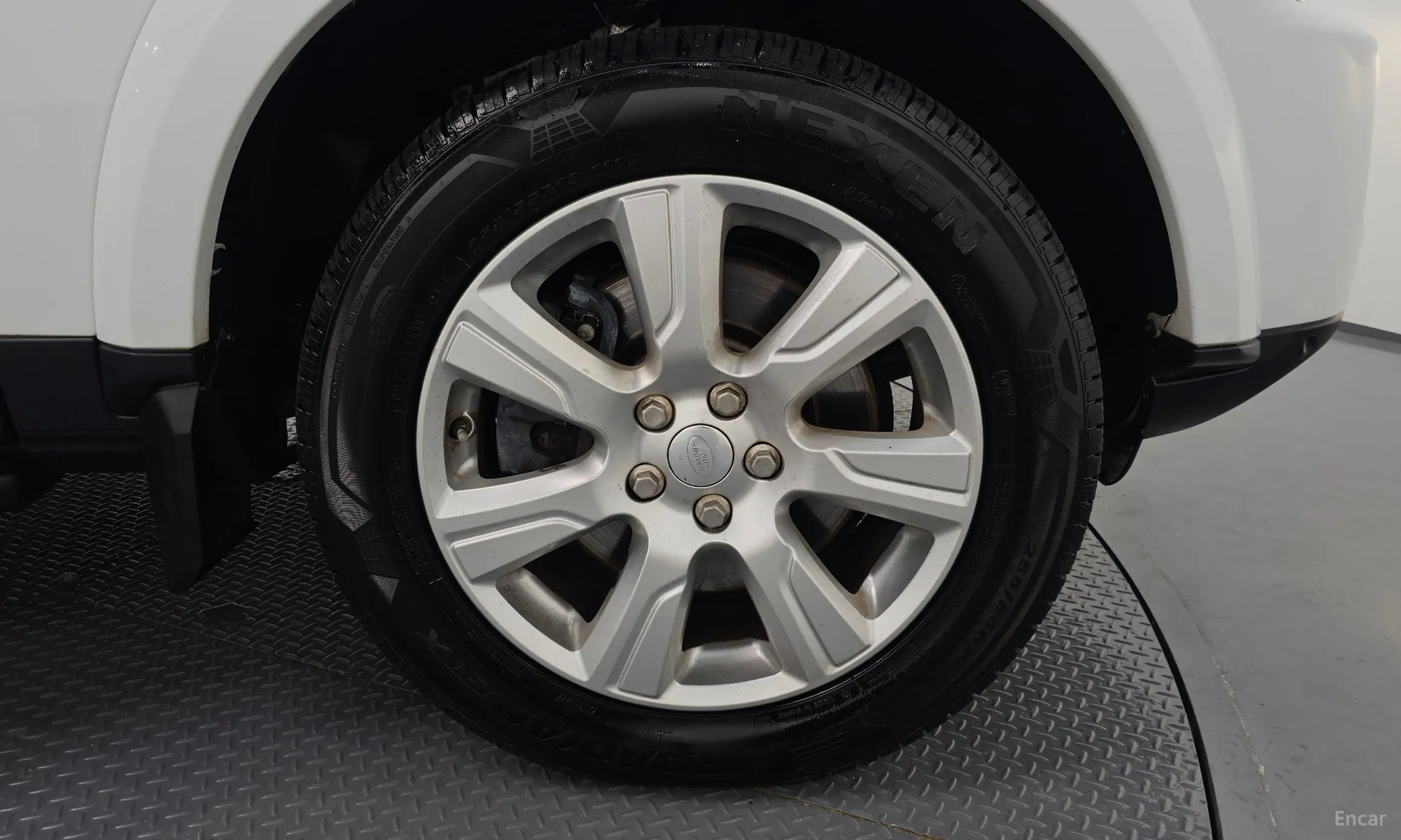 Land Rover Discovery 4 превью 5