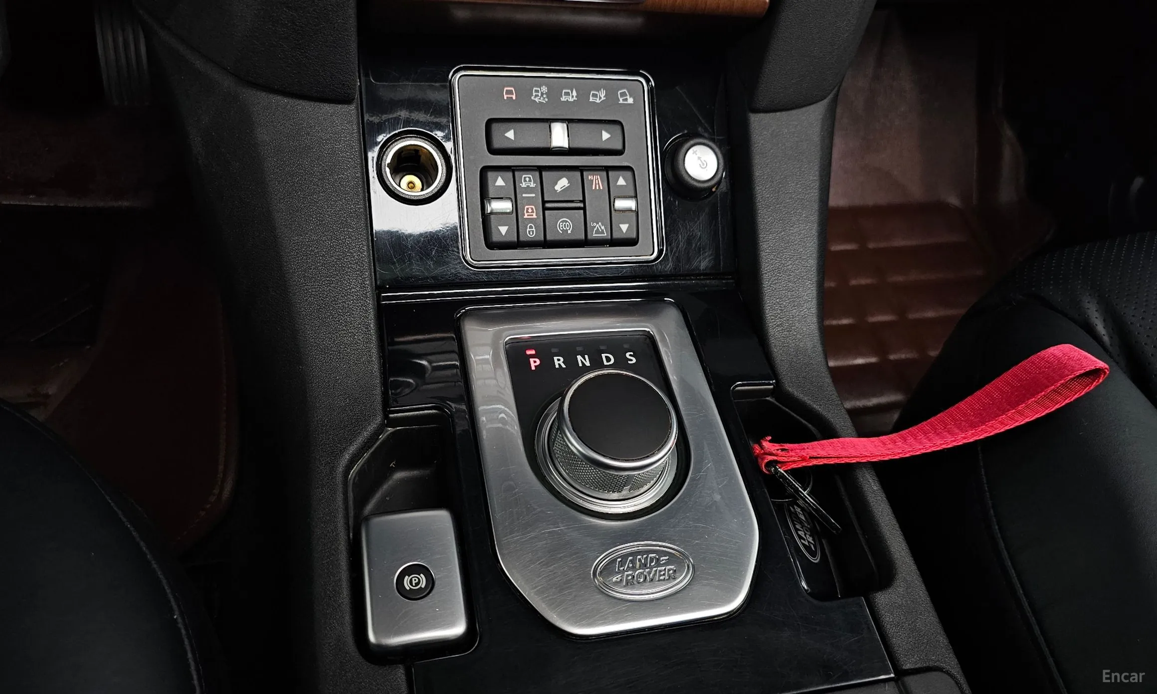 Land Rover Discovery 4 превью 9