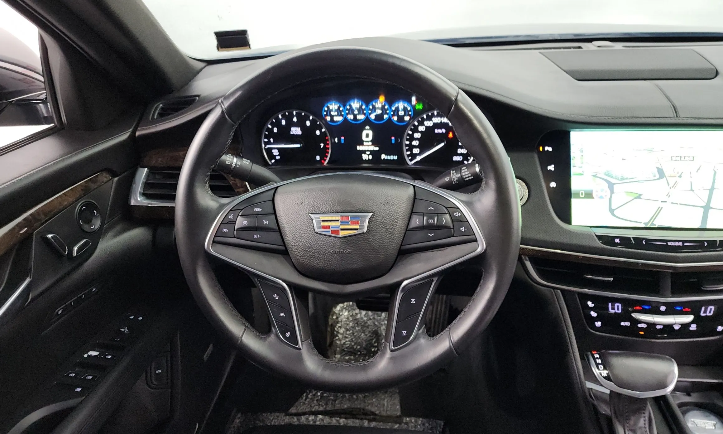 Cadillac CT6 превью 13