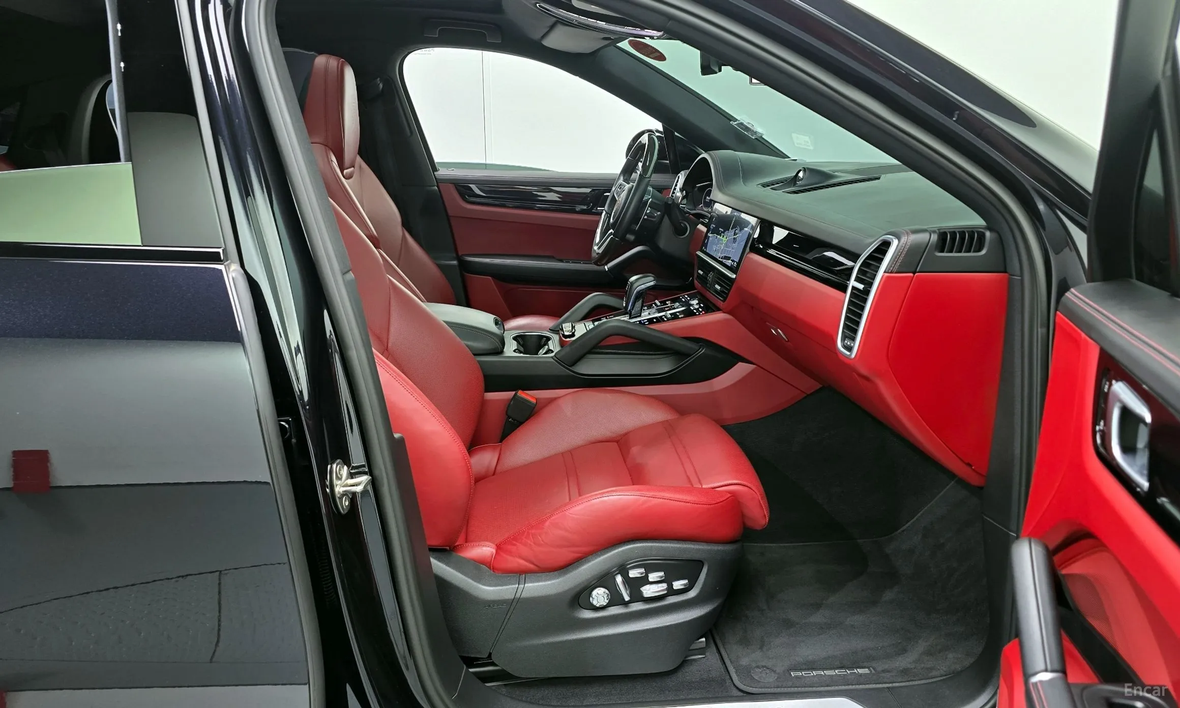 Porsche Cayenne (PO536) превью 10