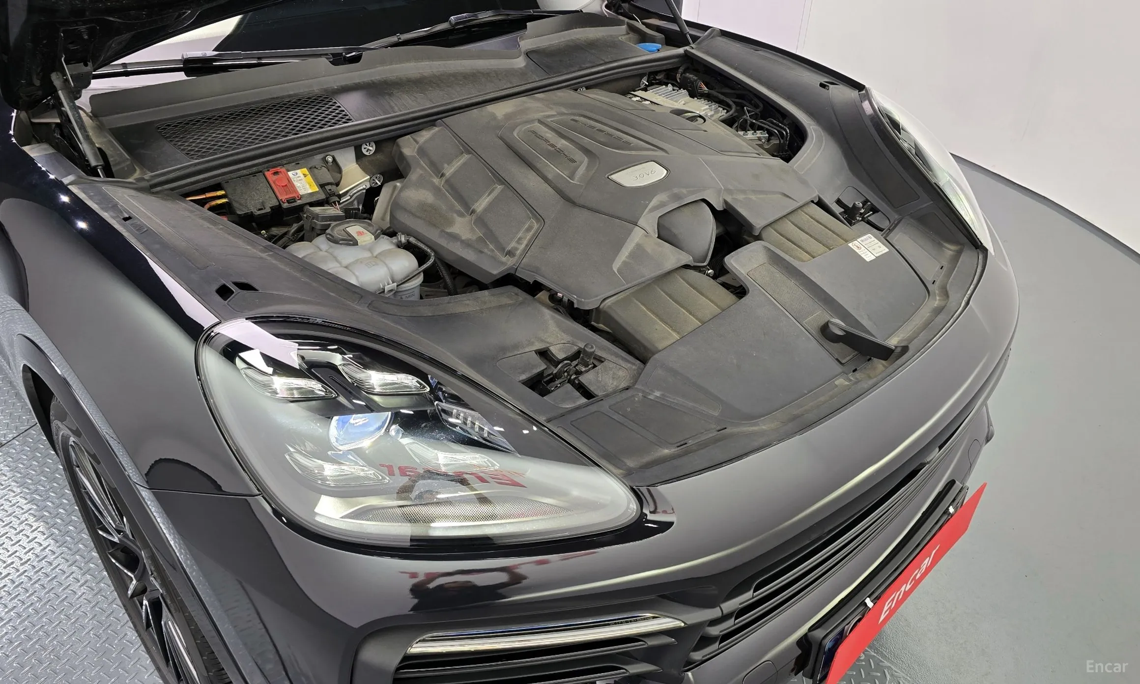 Porsche Cayenne (PO536) превью 6