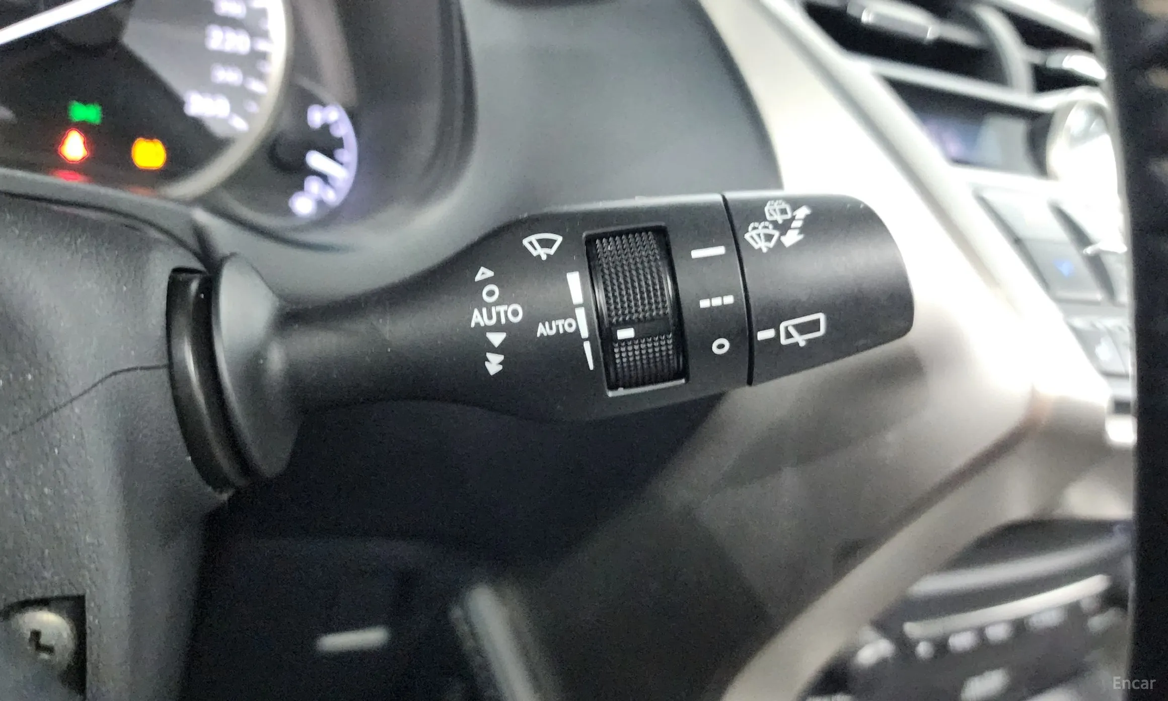 Lexus NX300h превью 15