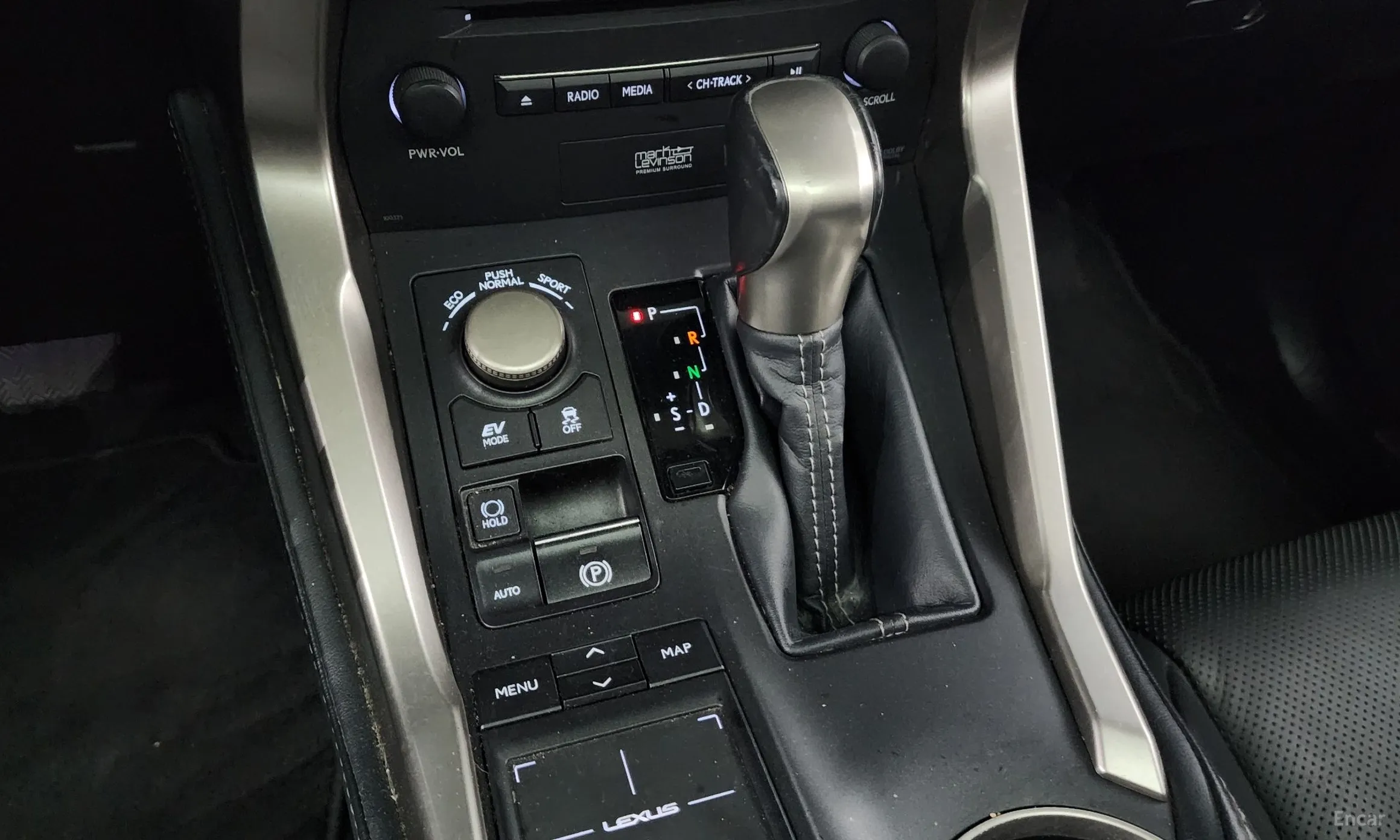 Lexus NX300h превью 9