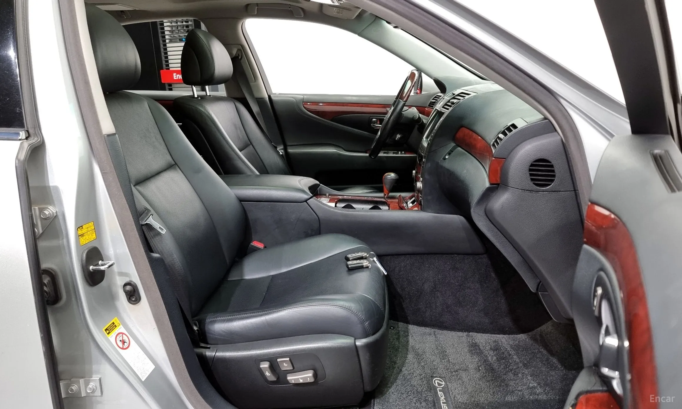 Lexus LS460L превью 11