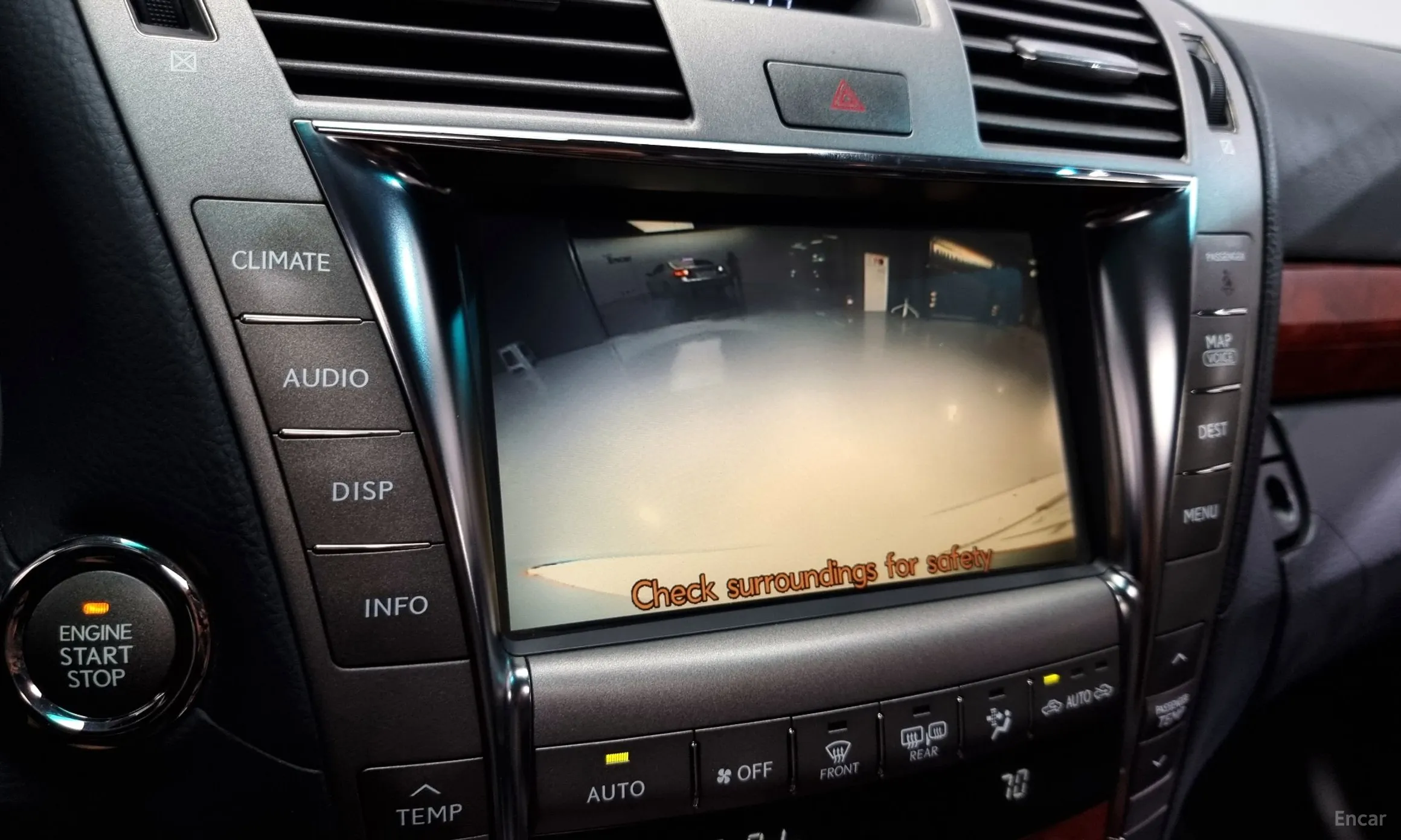 Lexus LS460L превью 15