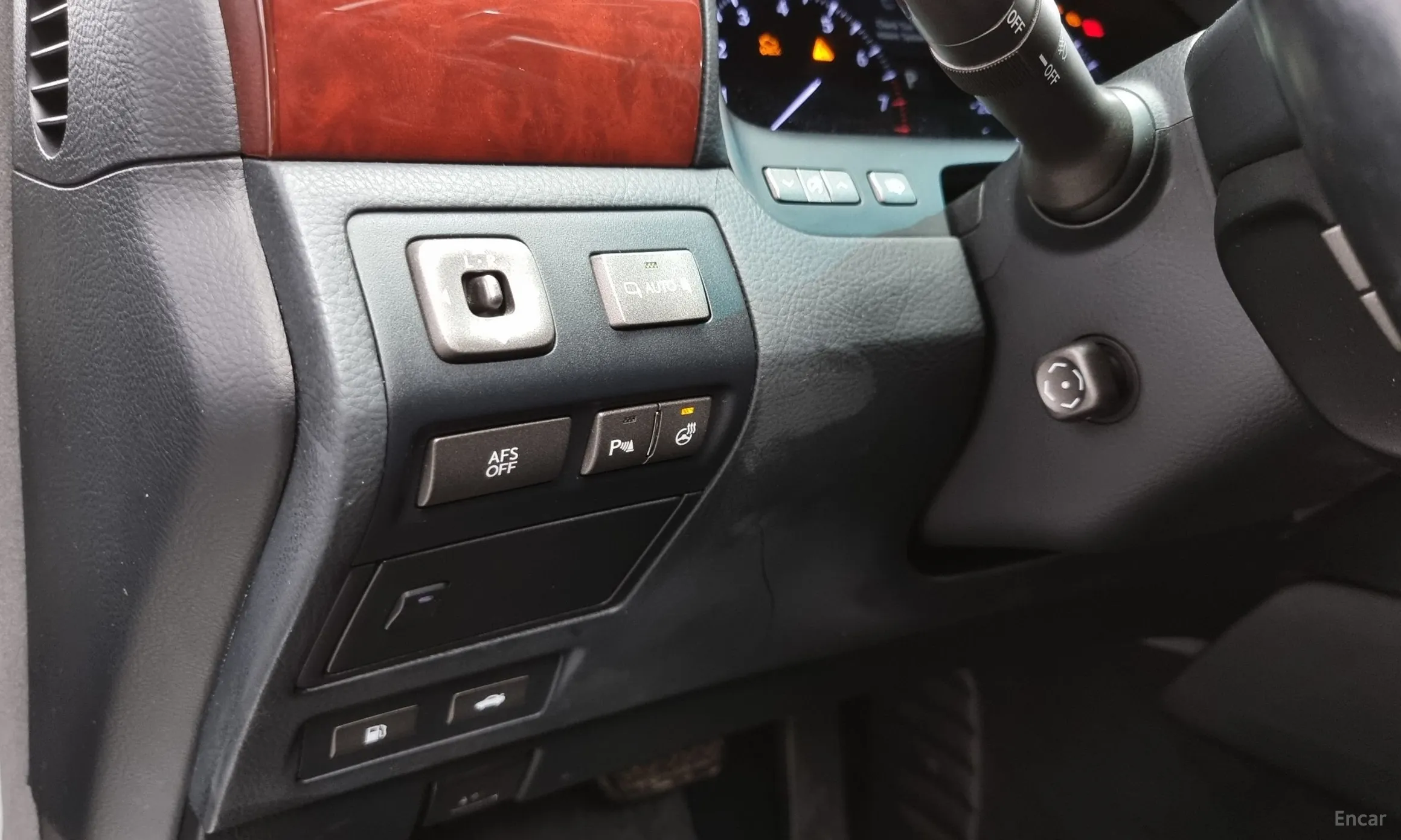 Lexus LS460L превью 16