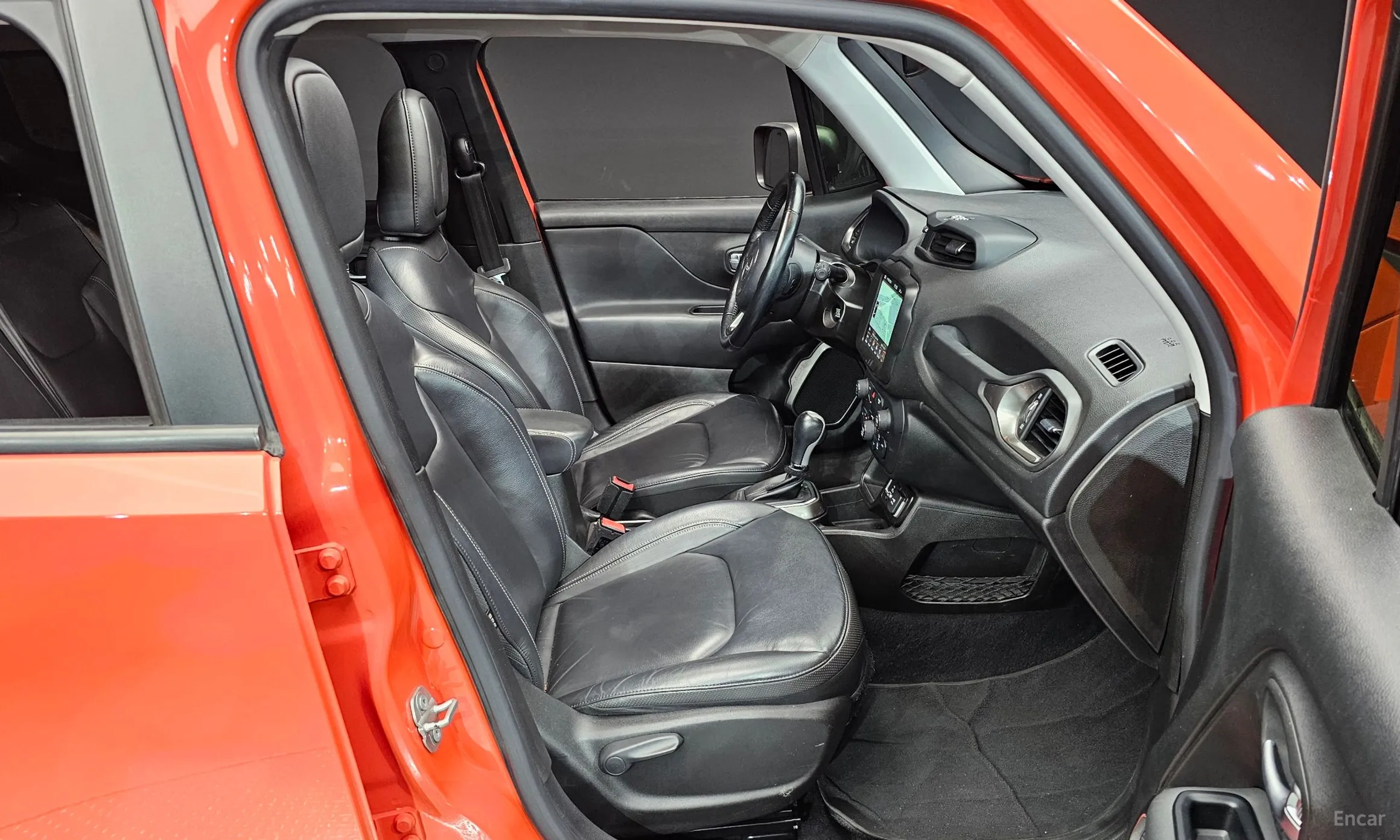 Jeep Renegade превью 10