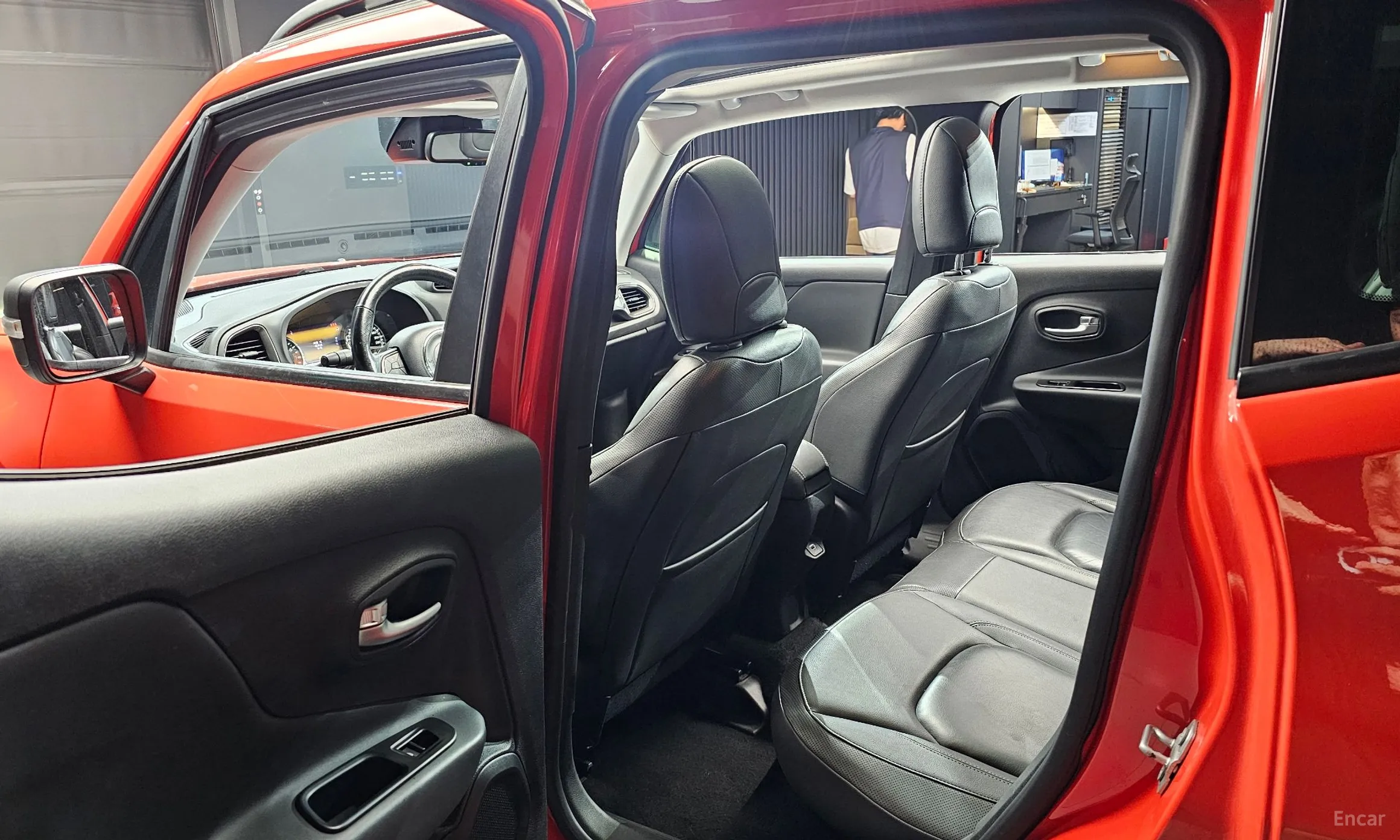 Jeep Renegade превью 12