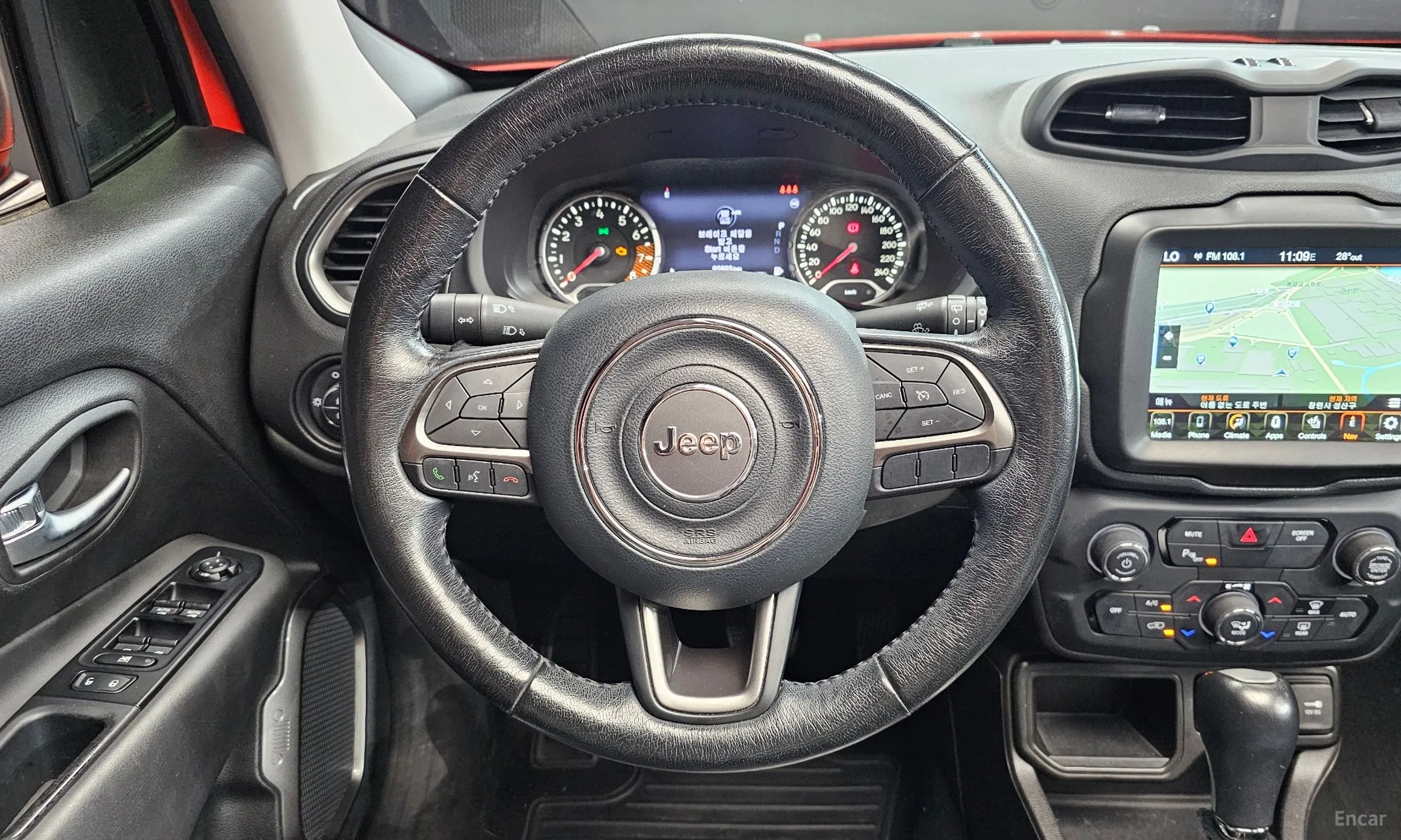 Jeep Renegade превью 13