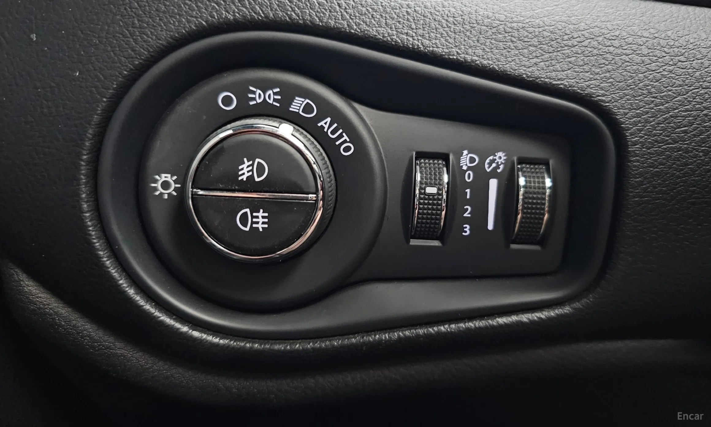 Jeep Renegade превью 16