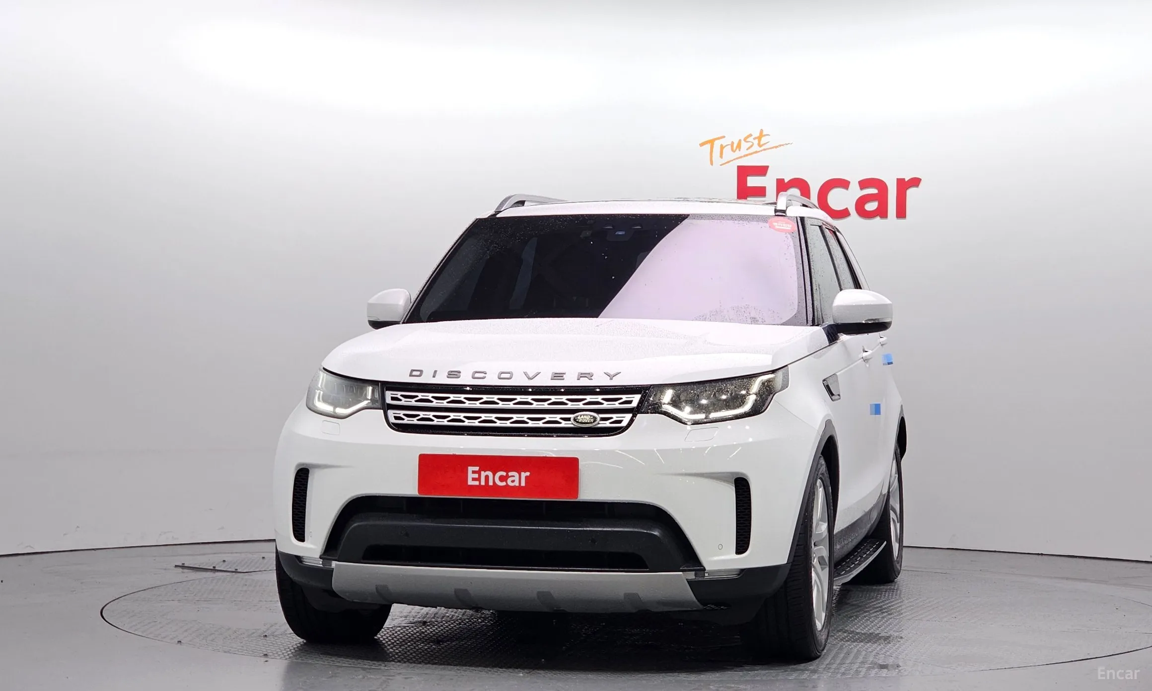 Land Rover Discovery 5 превью 3