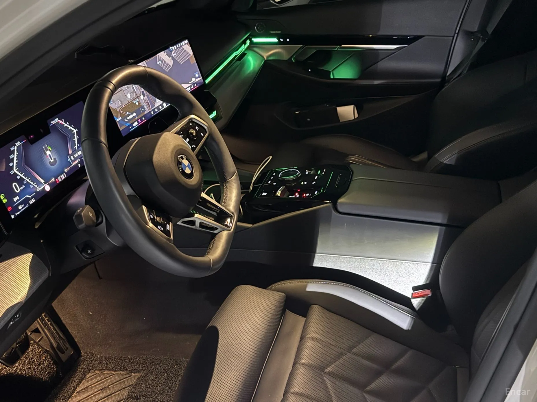 BMW 5 Series (G60) превью 5