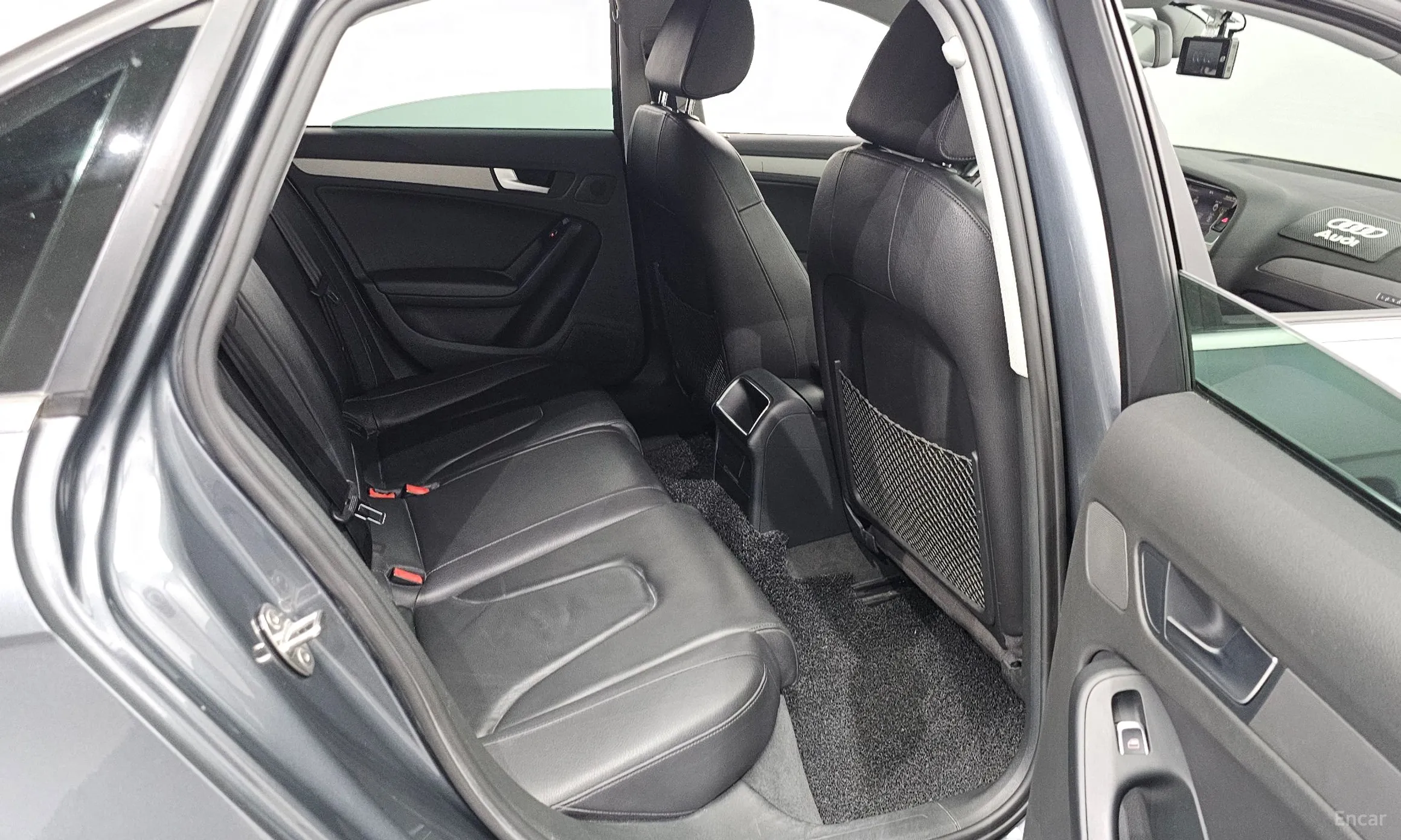 Audi New A4 превью 12