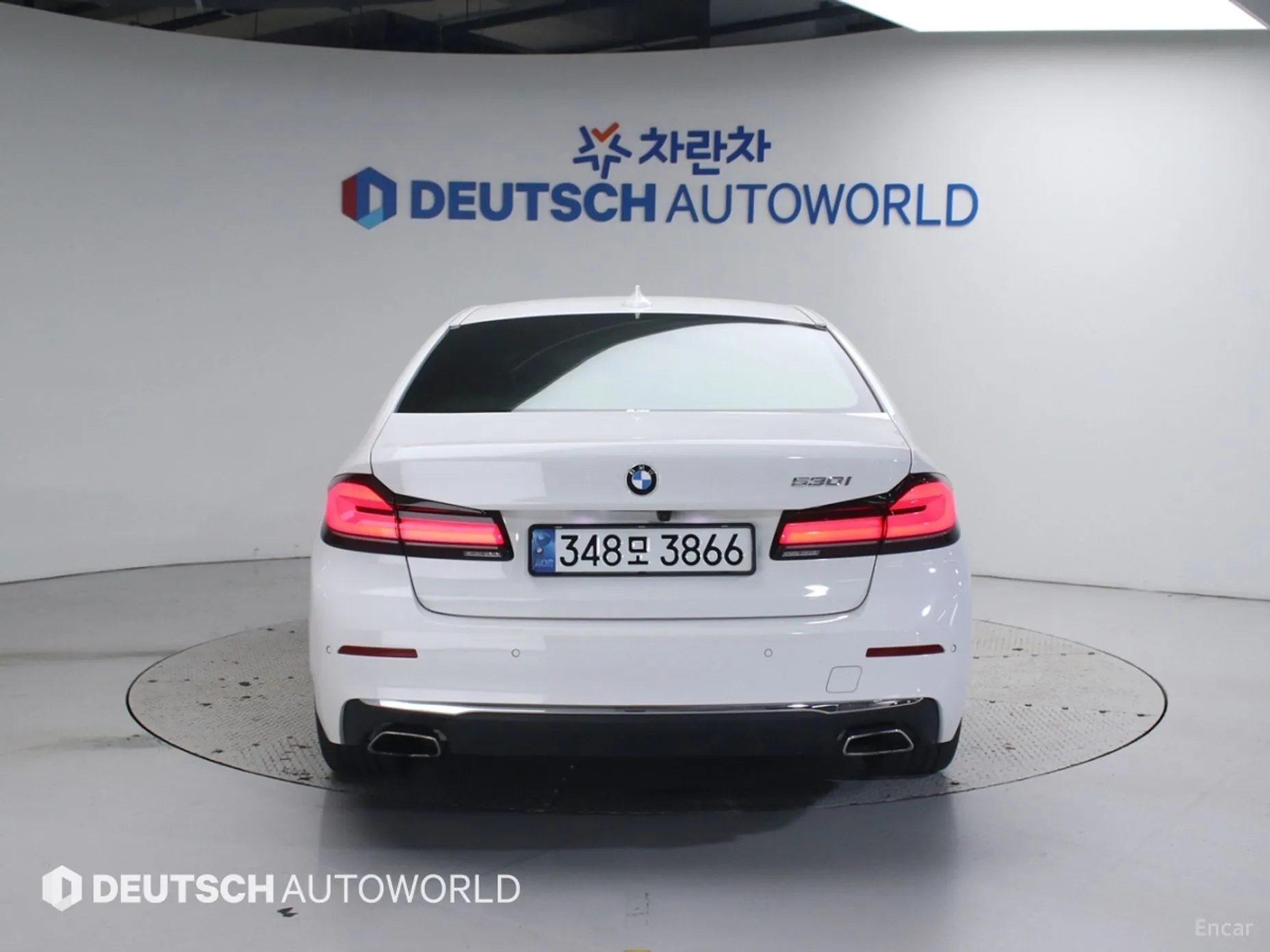 BMW 5 Series (G30) превью 4