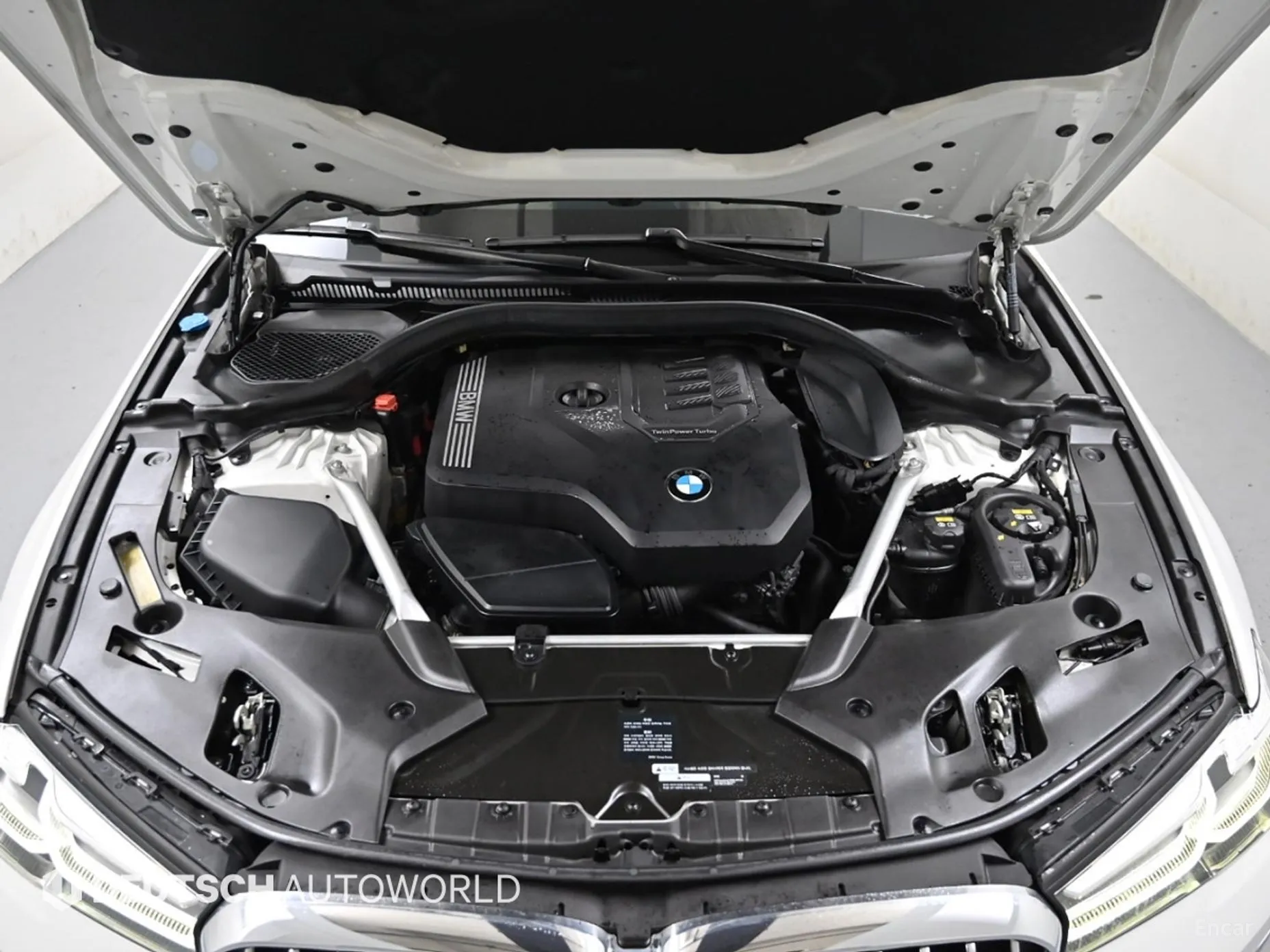 BMW 5 Series (G30) превью 6