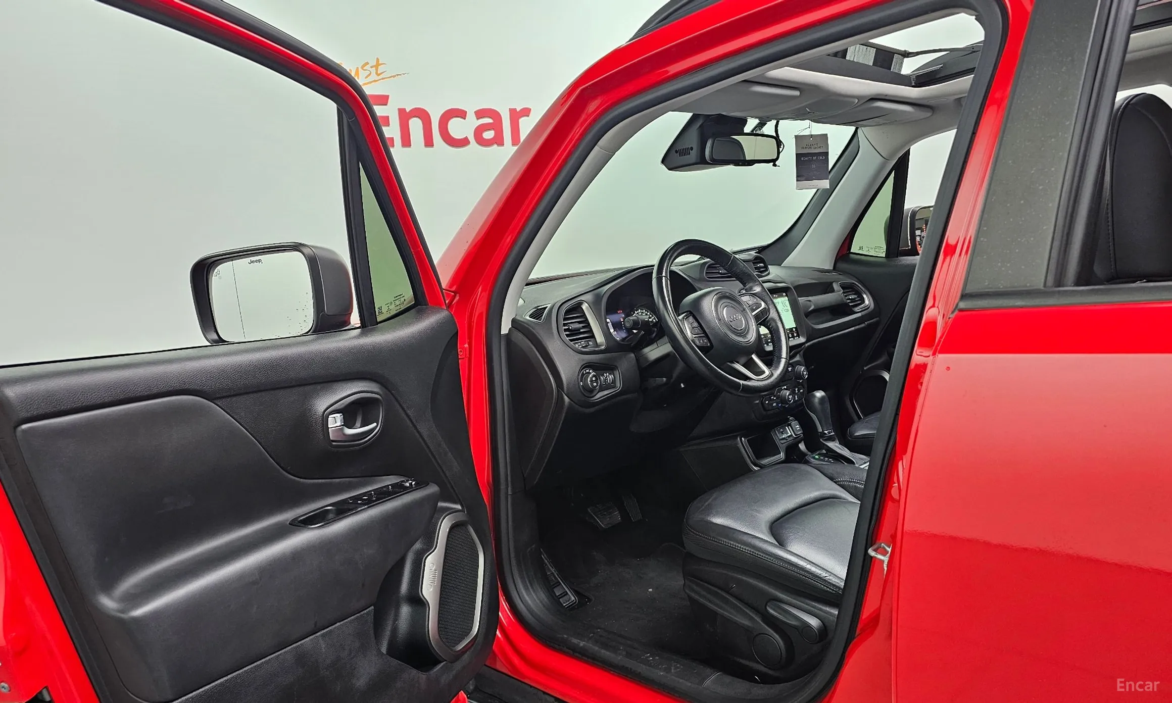 Jeep Renegade превью 10