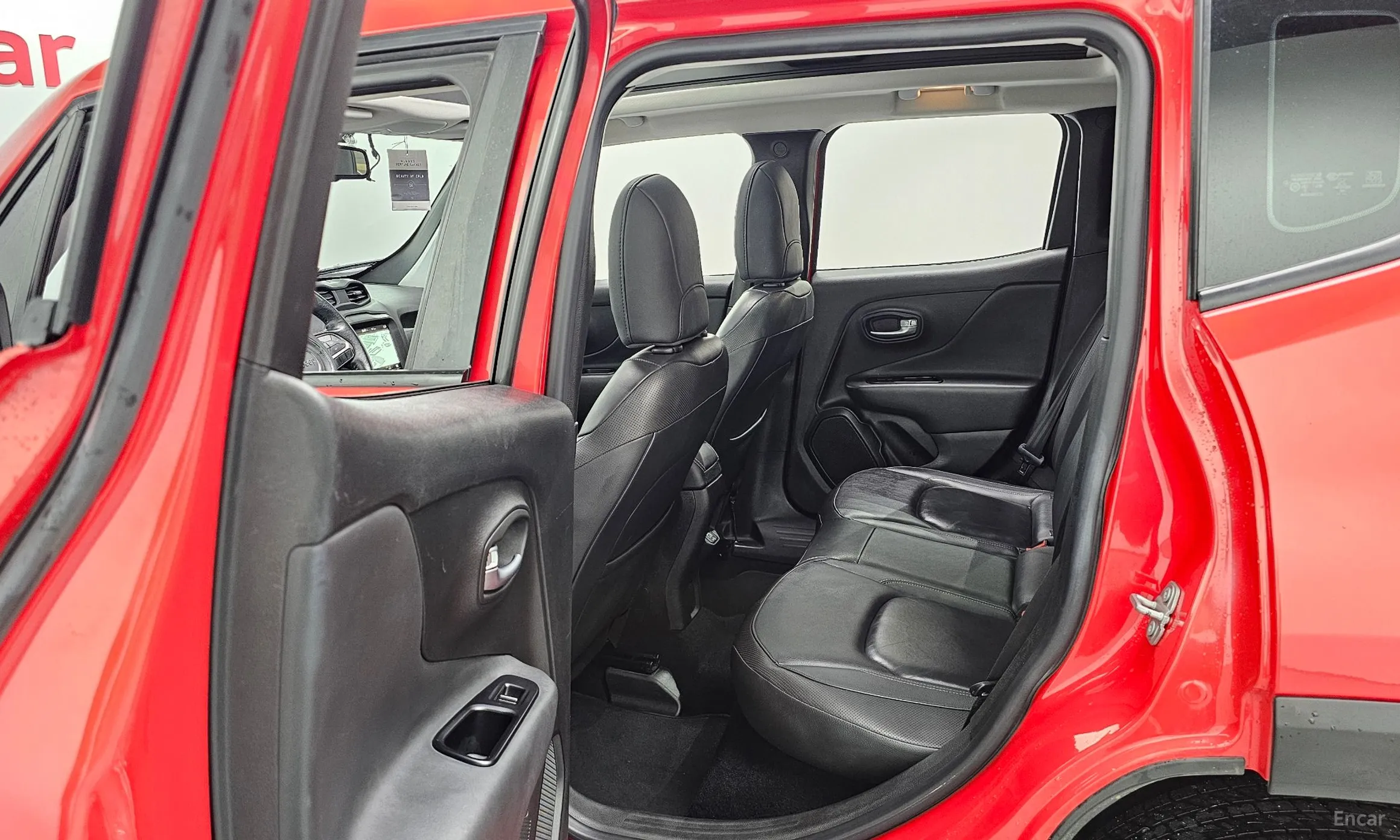 Jeep Renegade превью 12