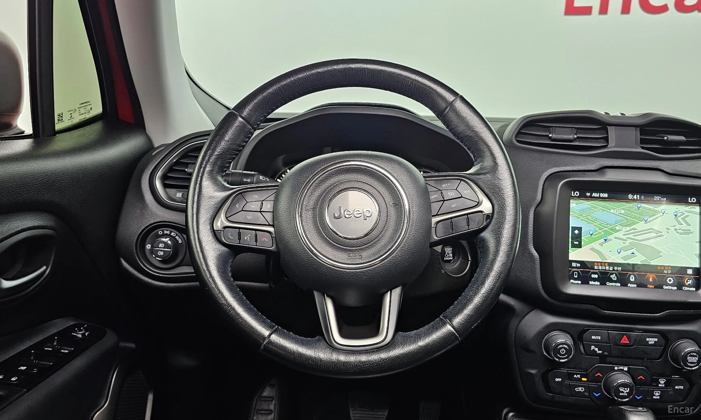 Jeep Renegade превью 13