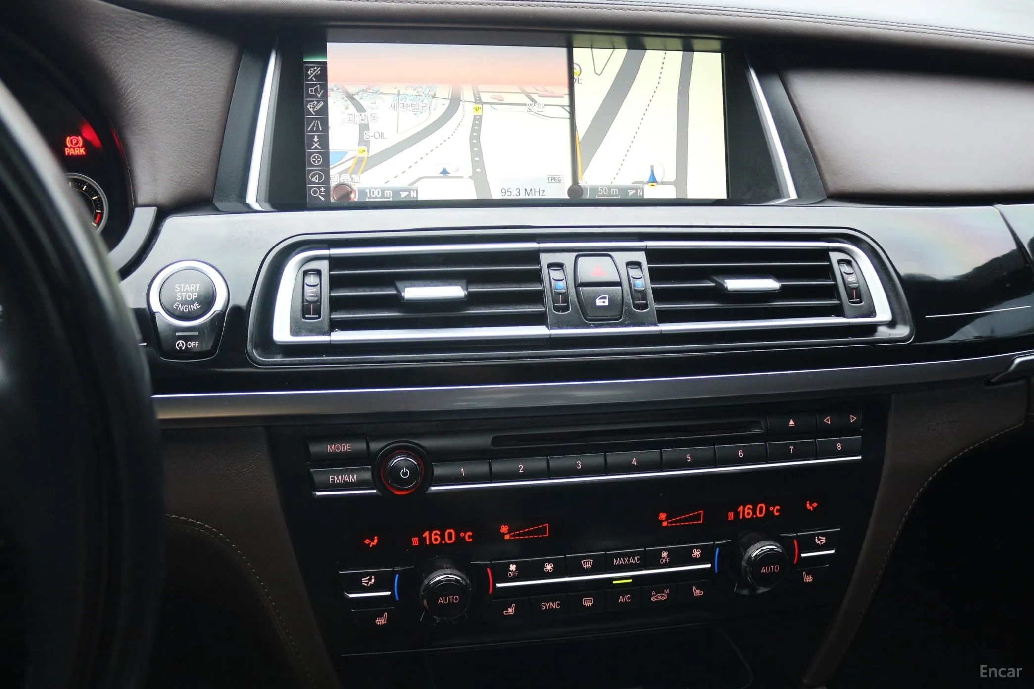 BMW 7 Series (F01) превью 10