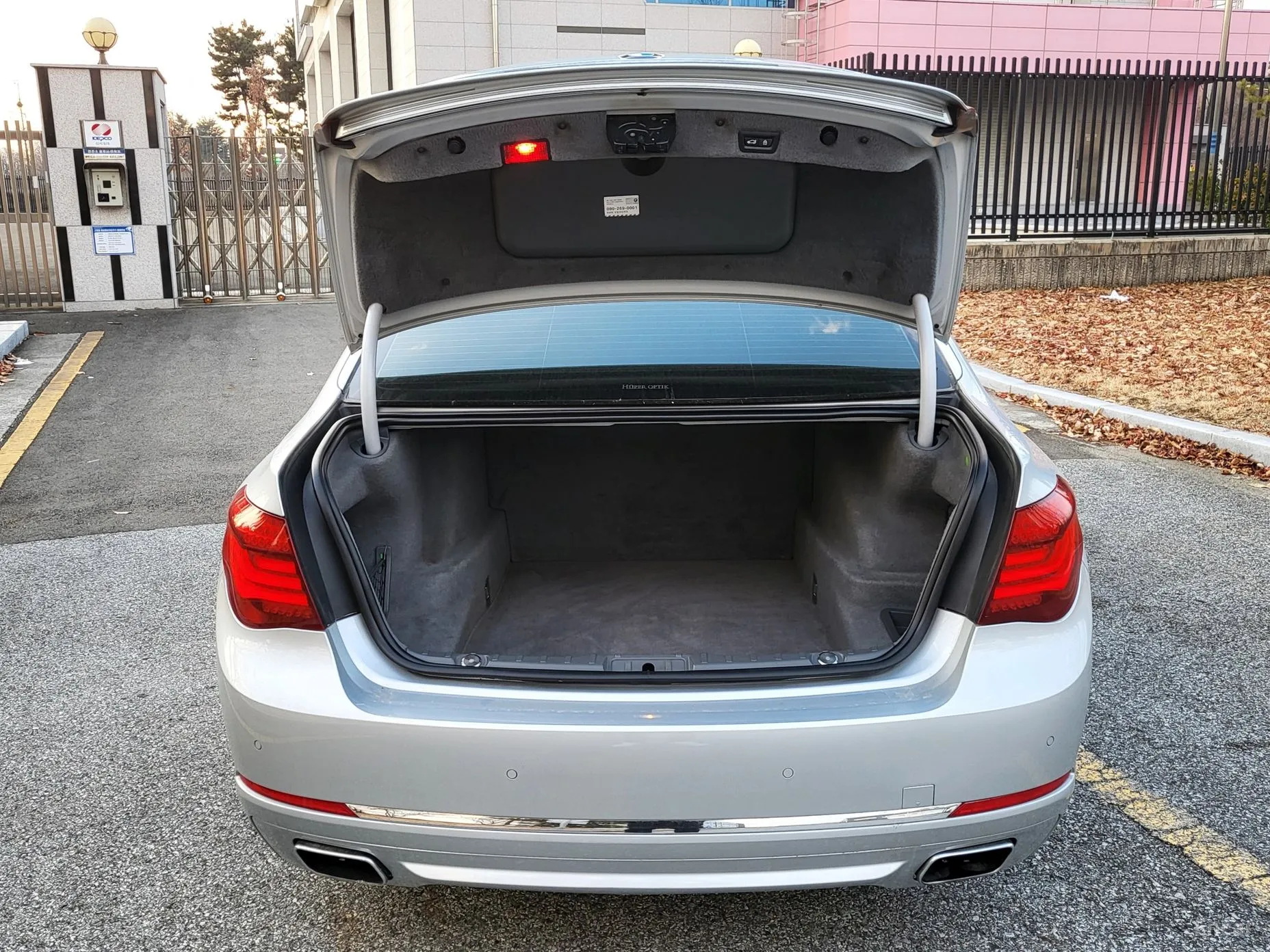 BMW 7 Series (F01) превью 20