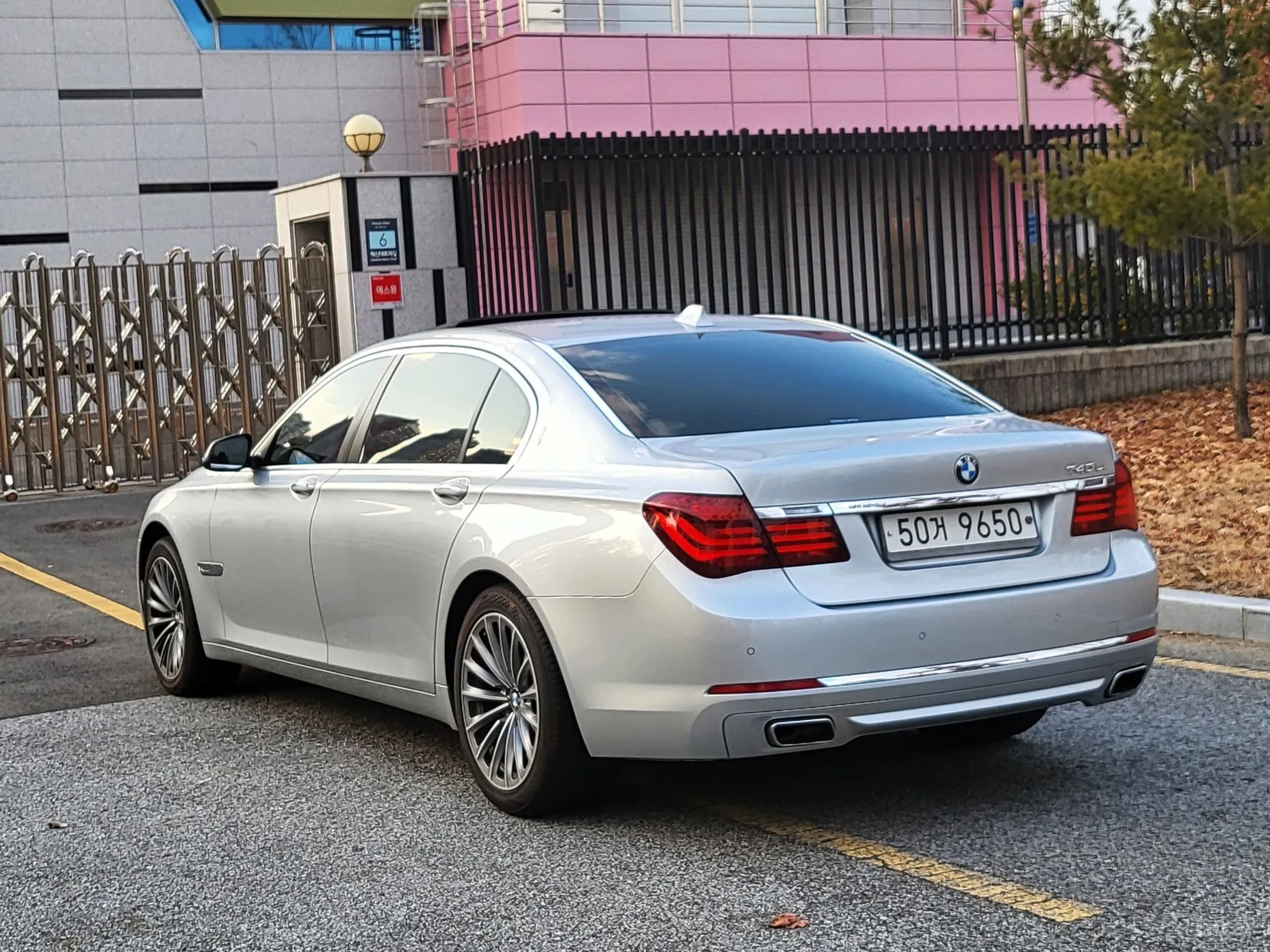 BMW 7 Series (F01) превью 3