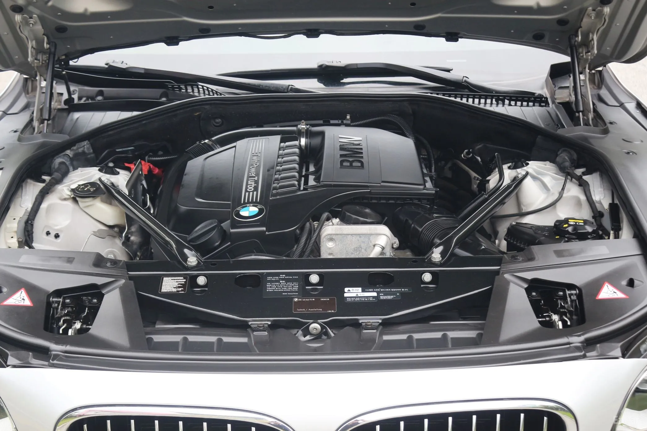 BMW 7 Series (F01) превью 6