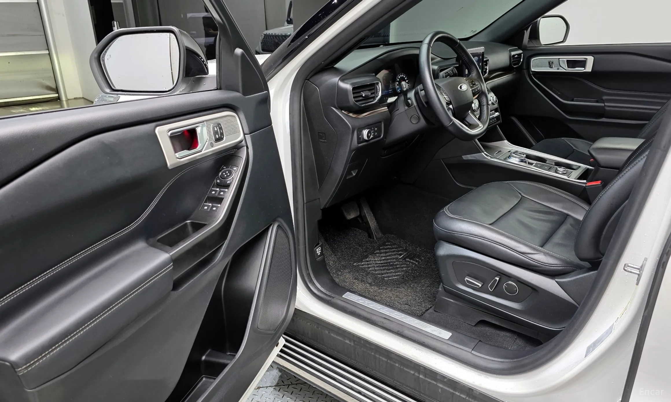 Ford Explorer 6th Generation превью 11