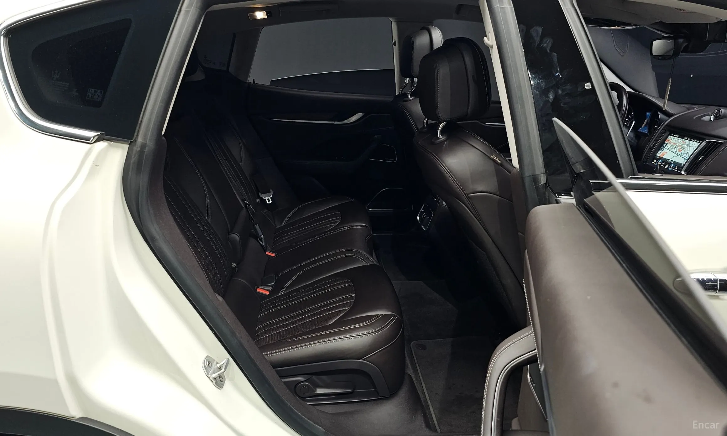 Maserati Levante превью 11