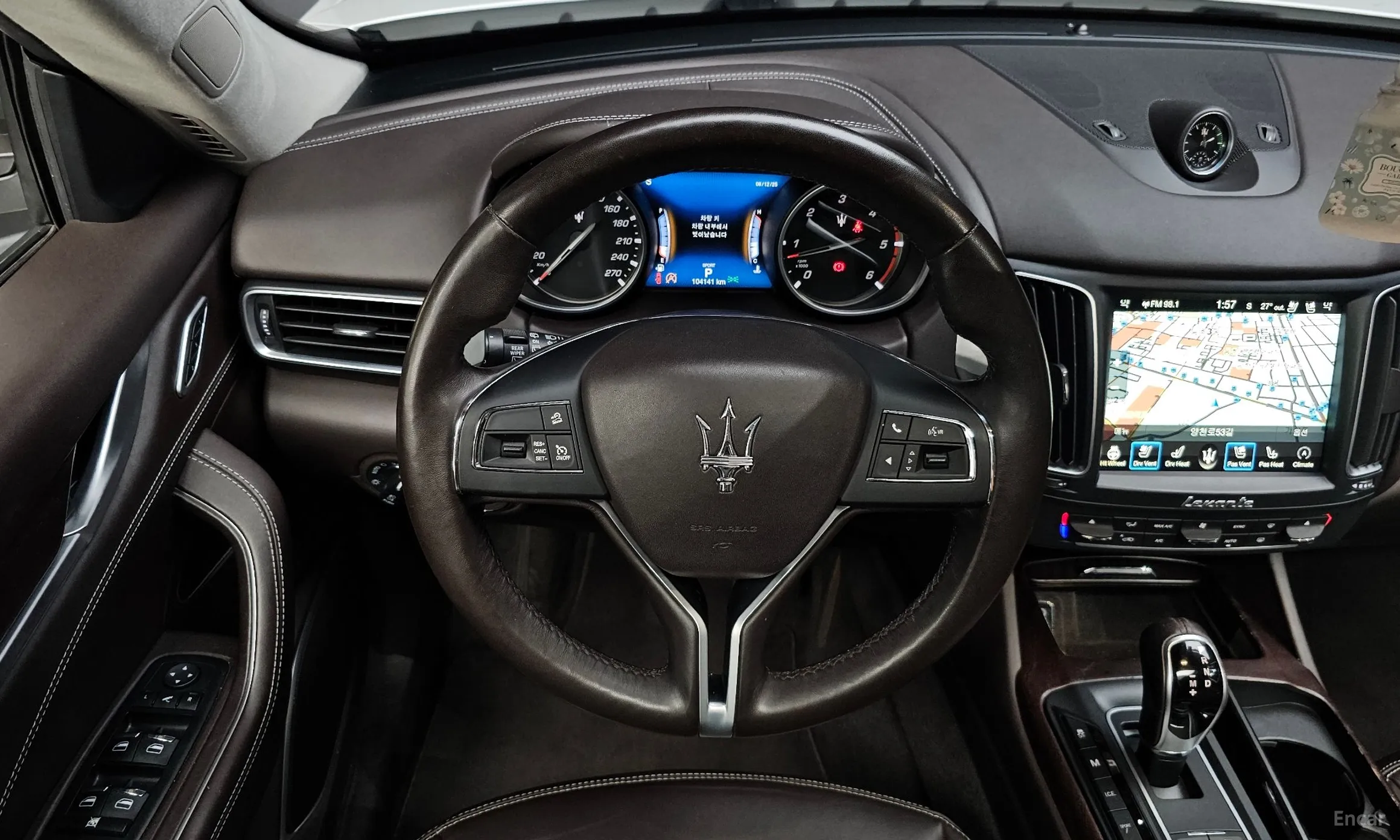 Maserati Levante превью 13