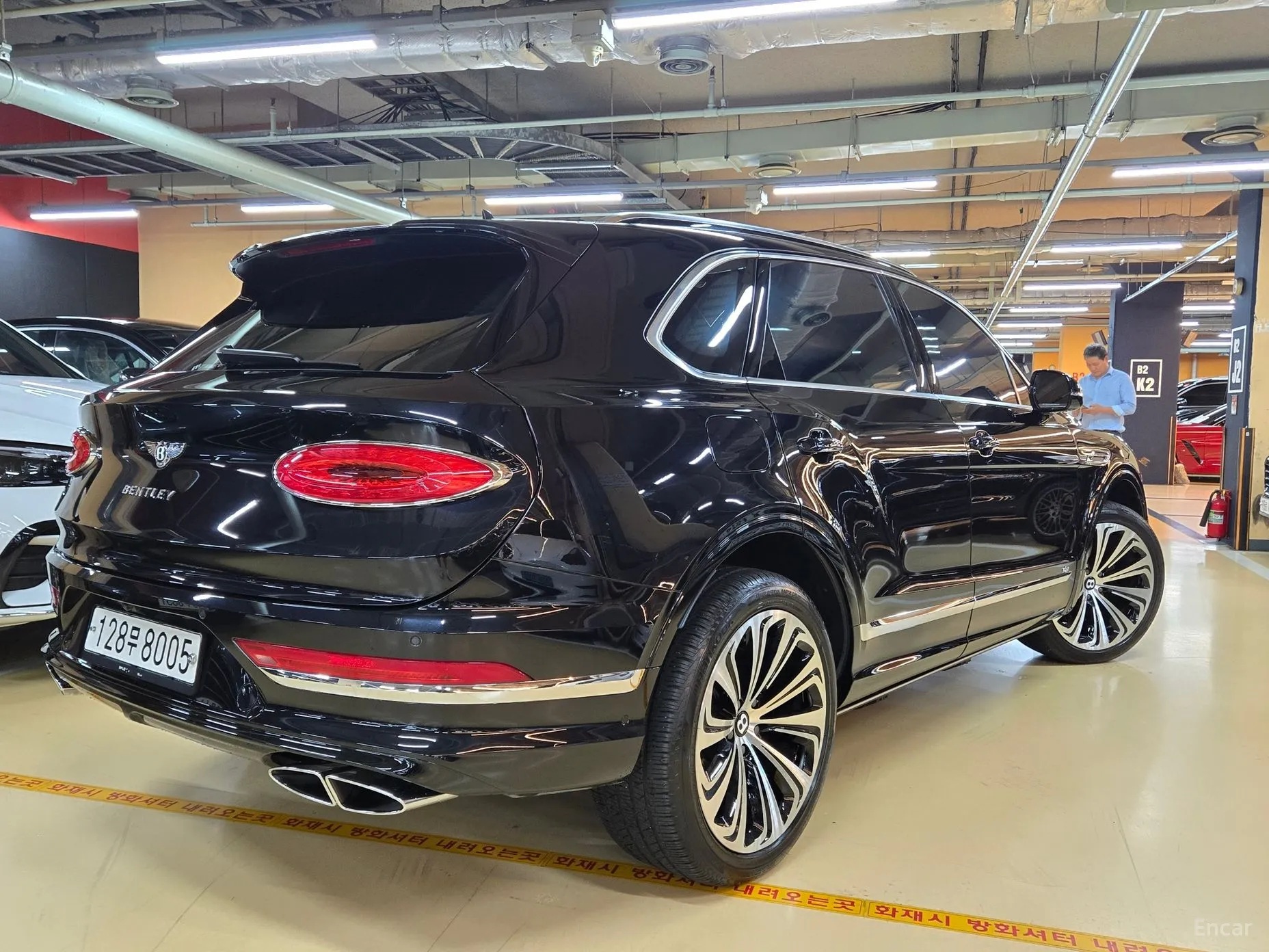 Bentley Bentayga превью 12