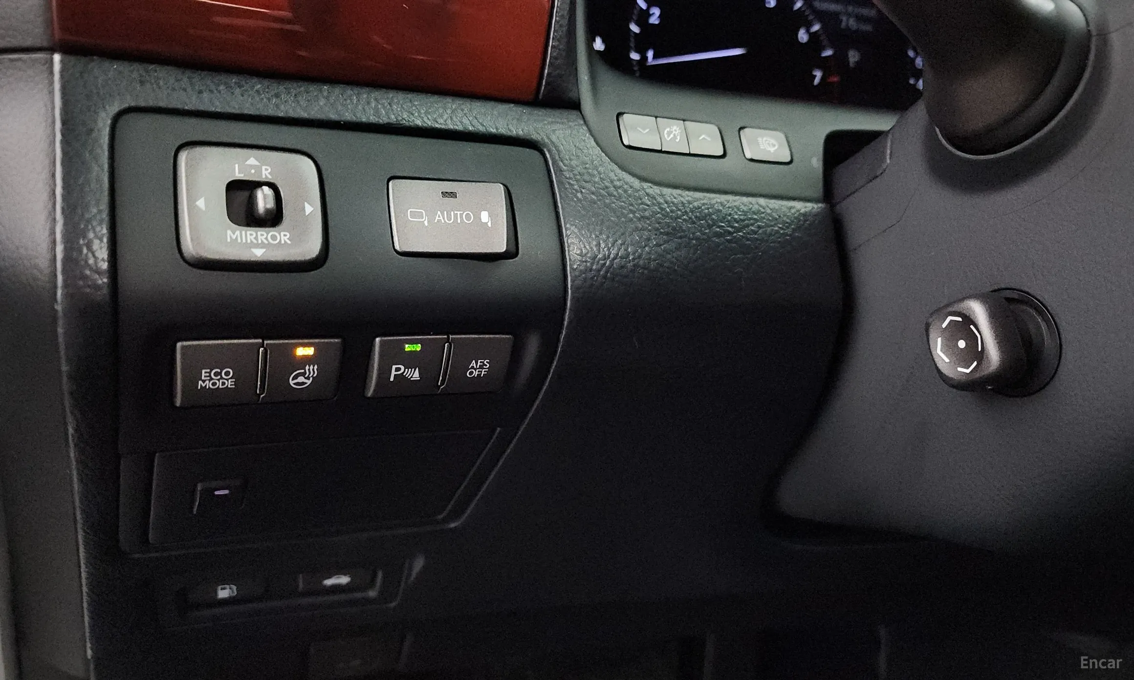 Lexus LS460 превью 15