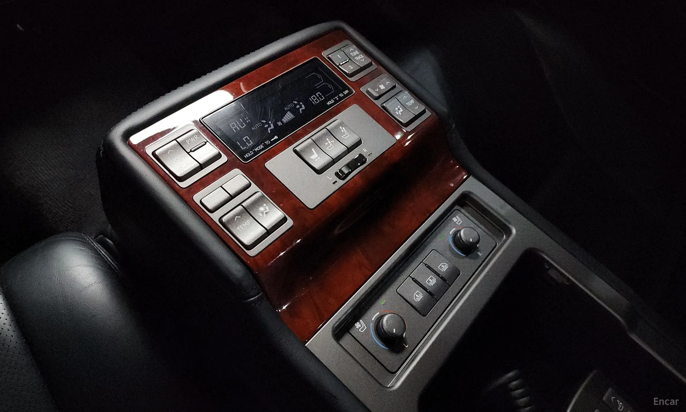 Lexus LS460 превью 18