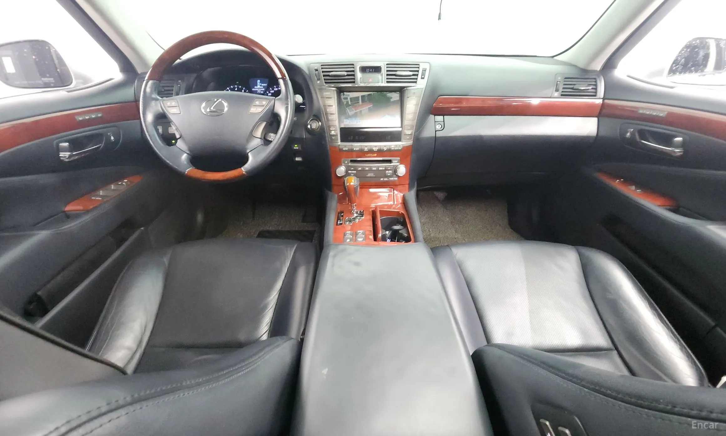 Lexus LS460 превью 7
