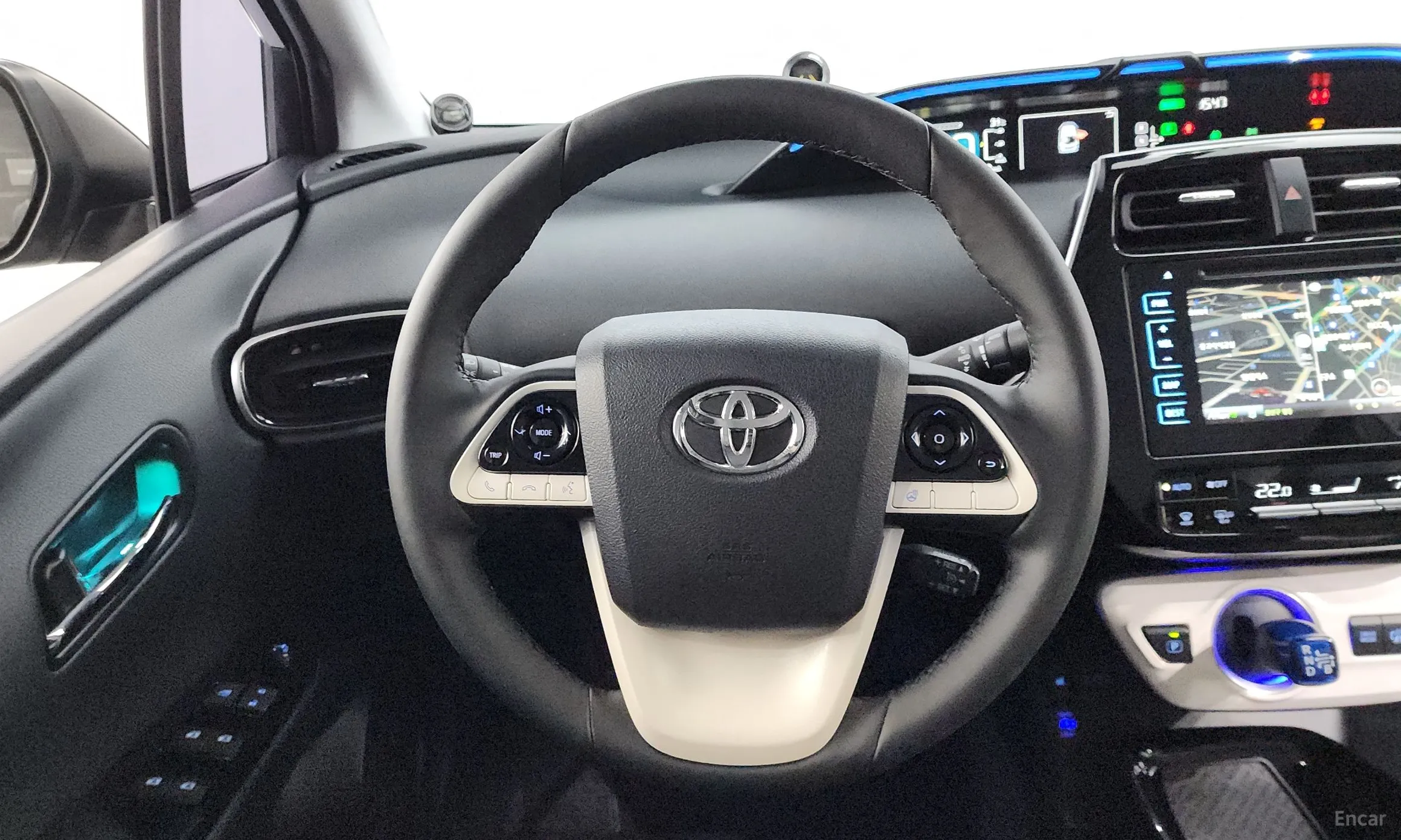 Toyota Prius Prime превью 13