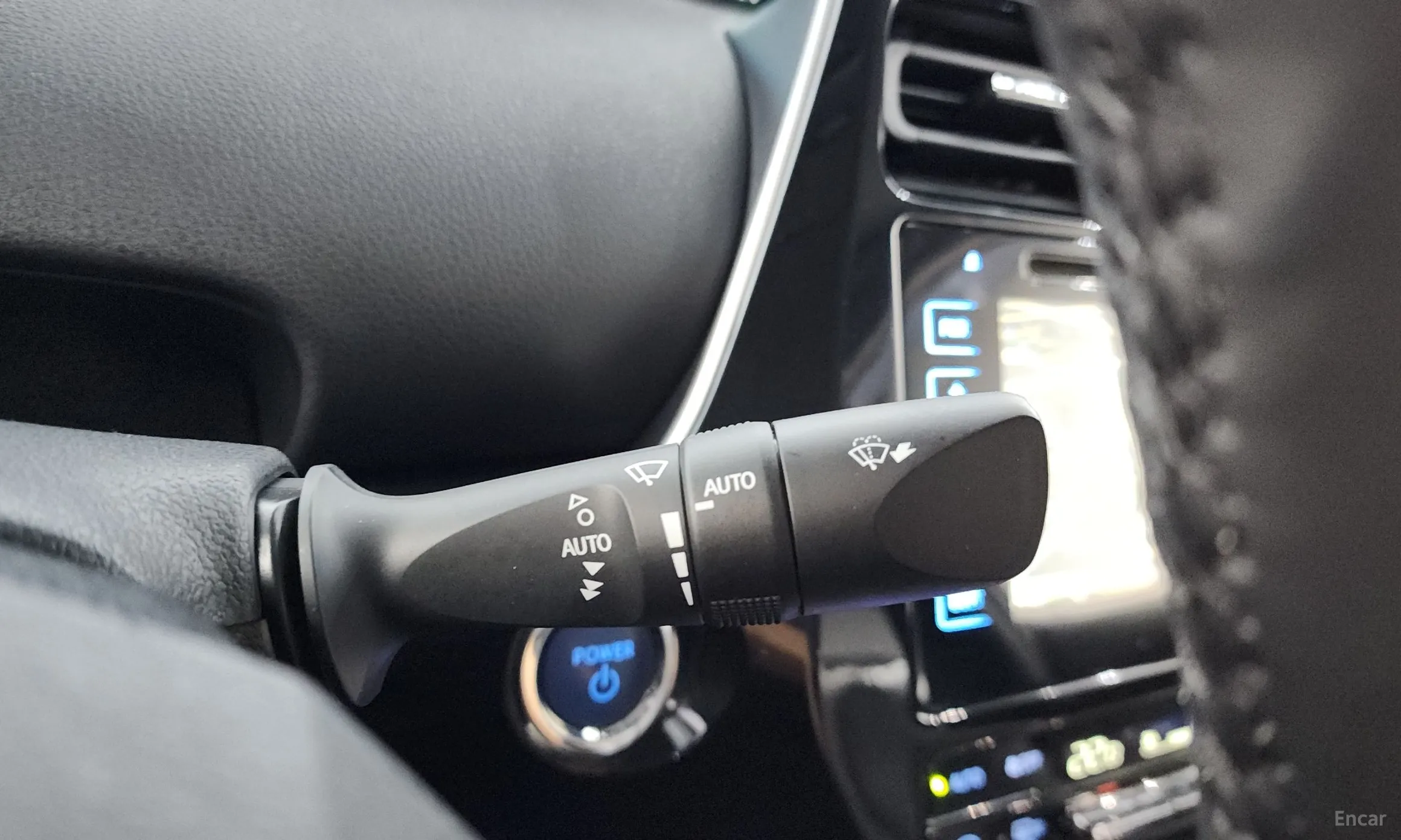 Toyota Prius Prime превью 15