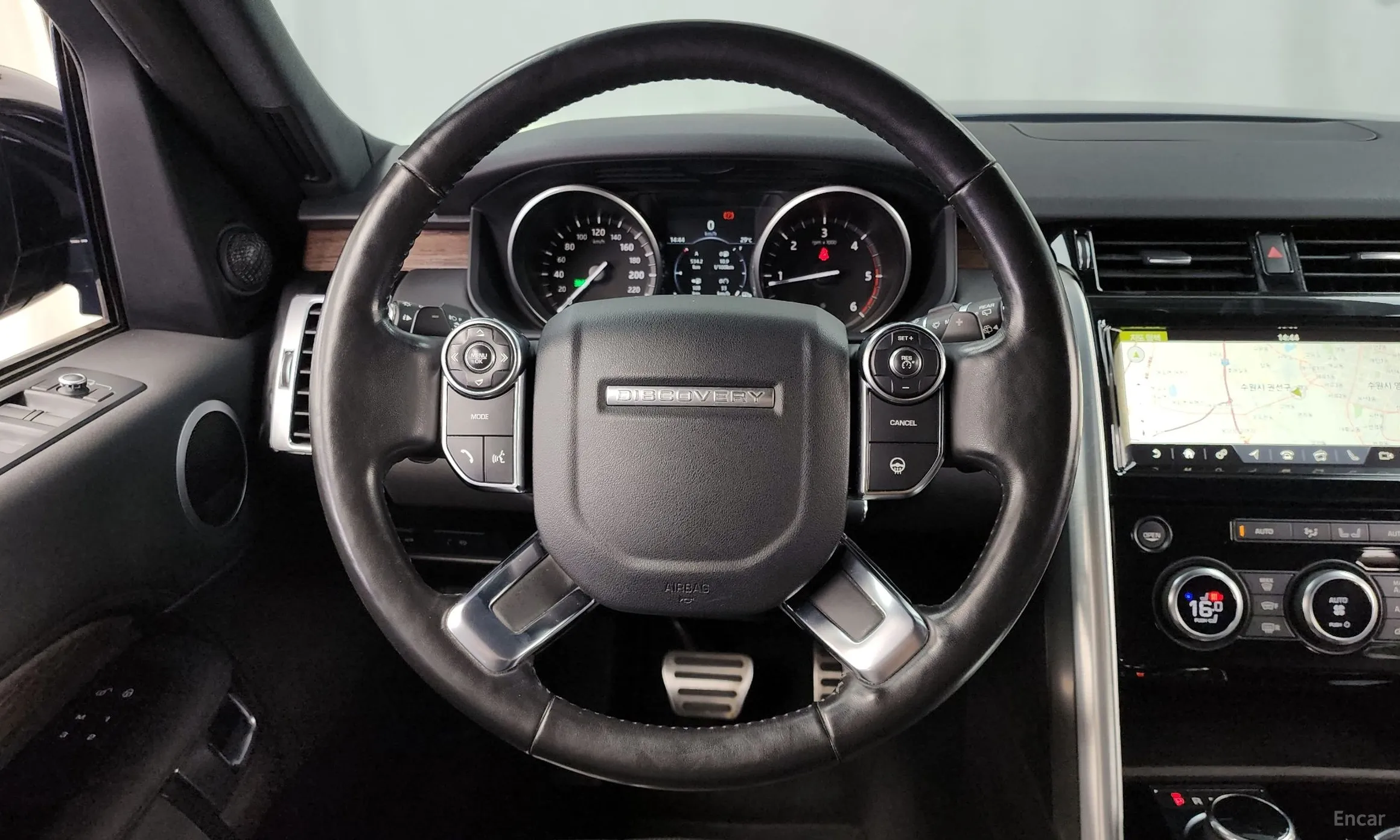 Land Rover Discovery 5 превью 13