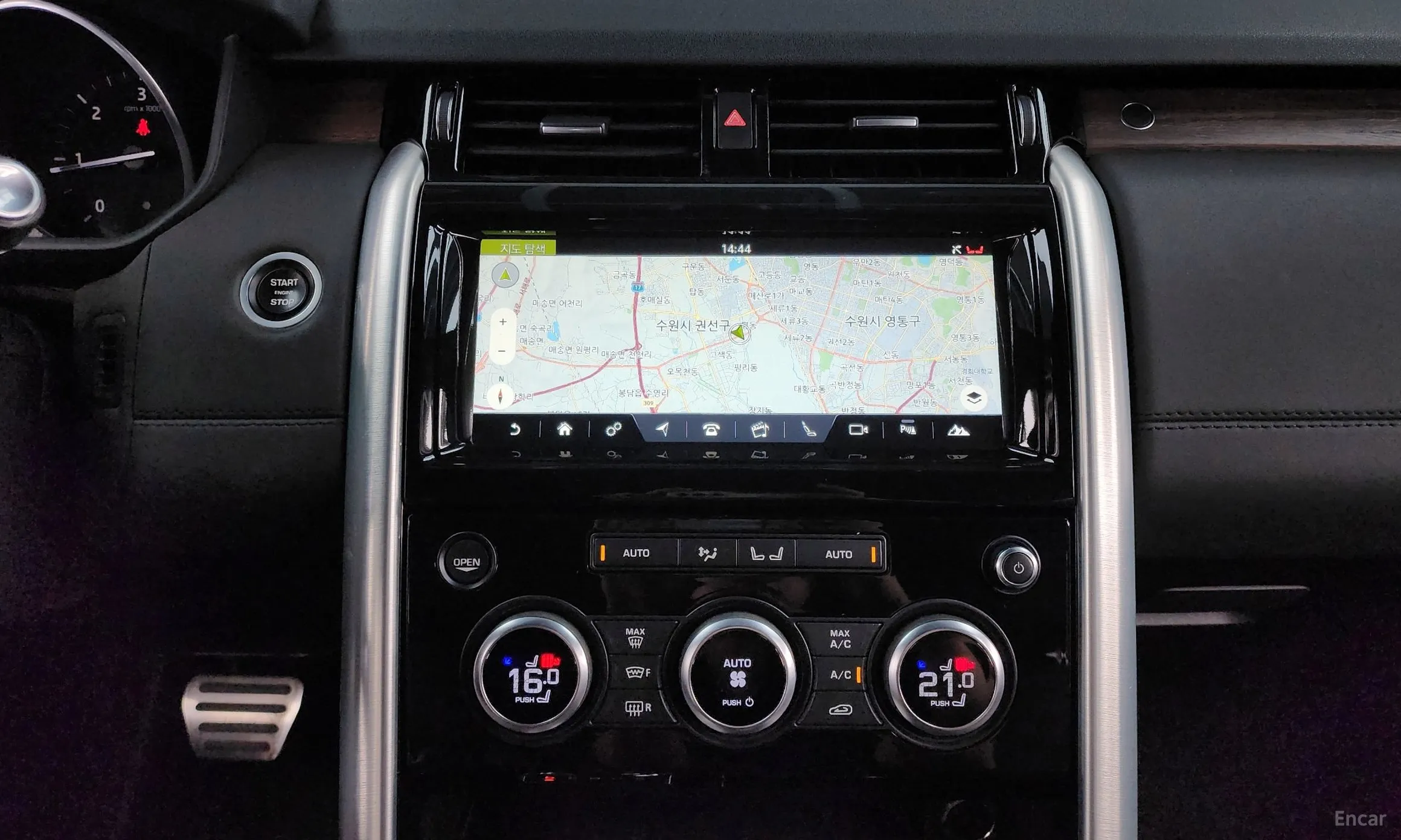 Land Rover Discovery 5 превью 14