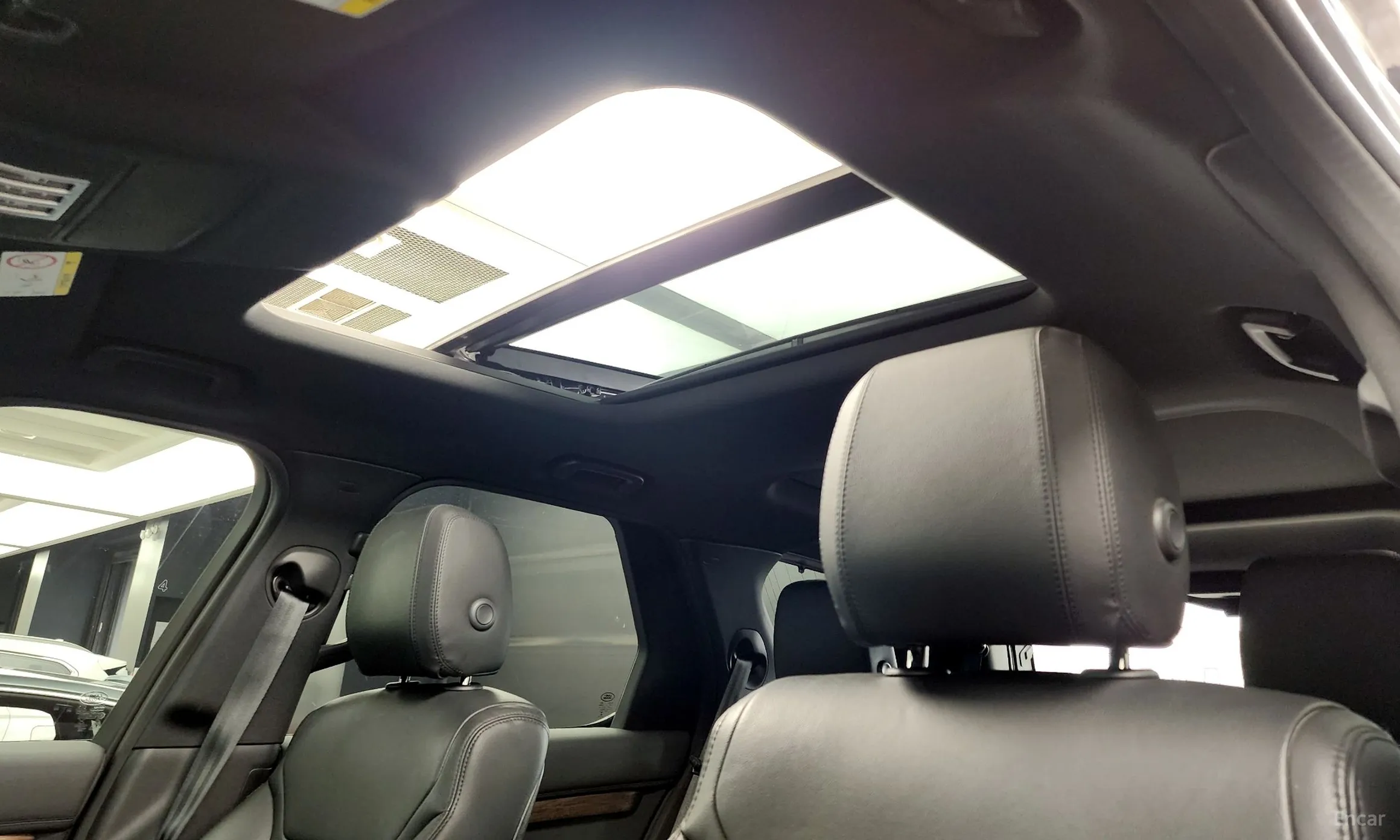 Land Rover Discovery 5 превью 18
