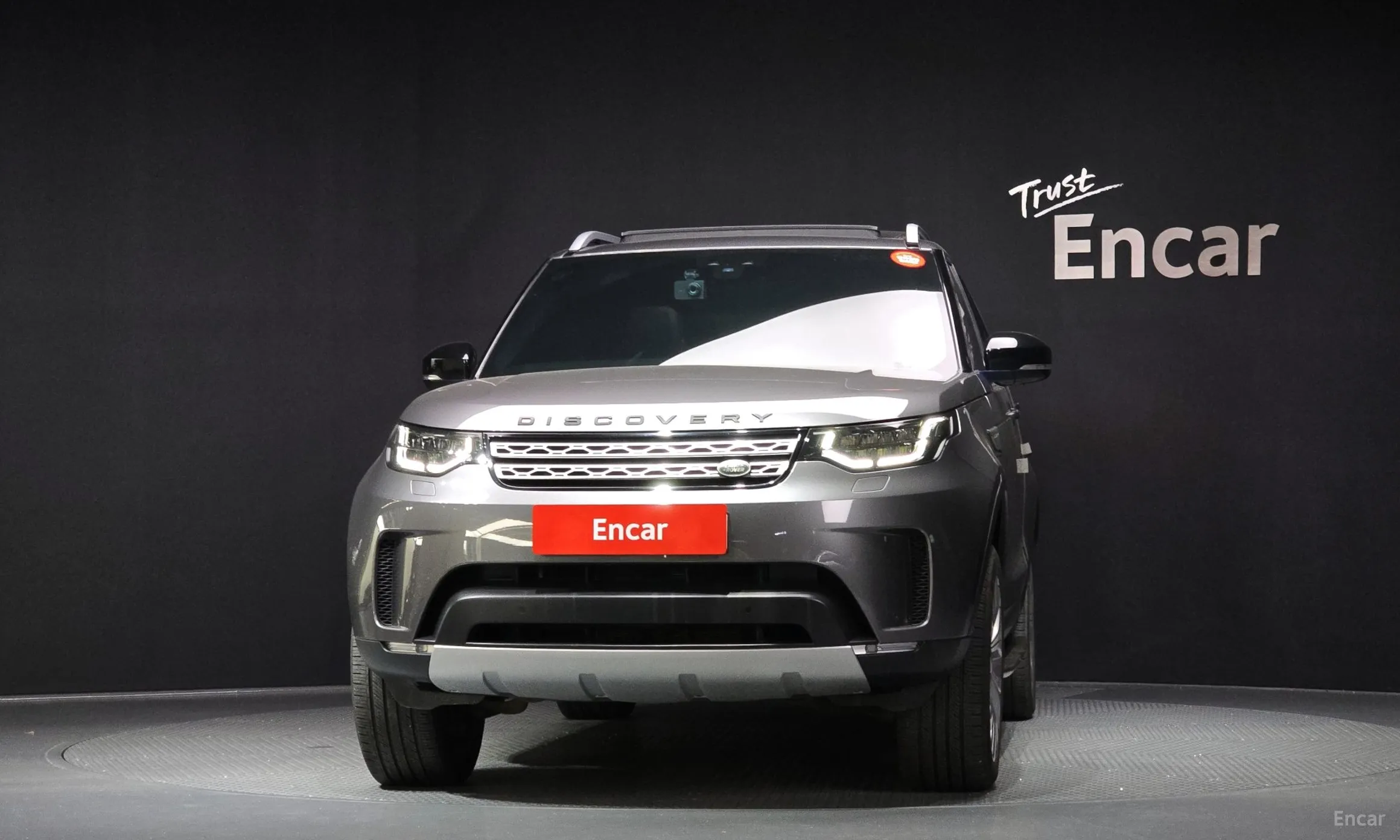 Land Rover Discovery 5 превью 3