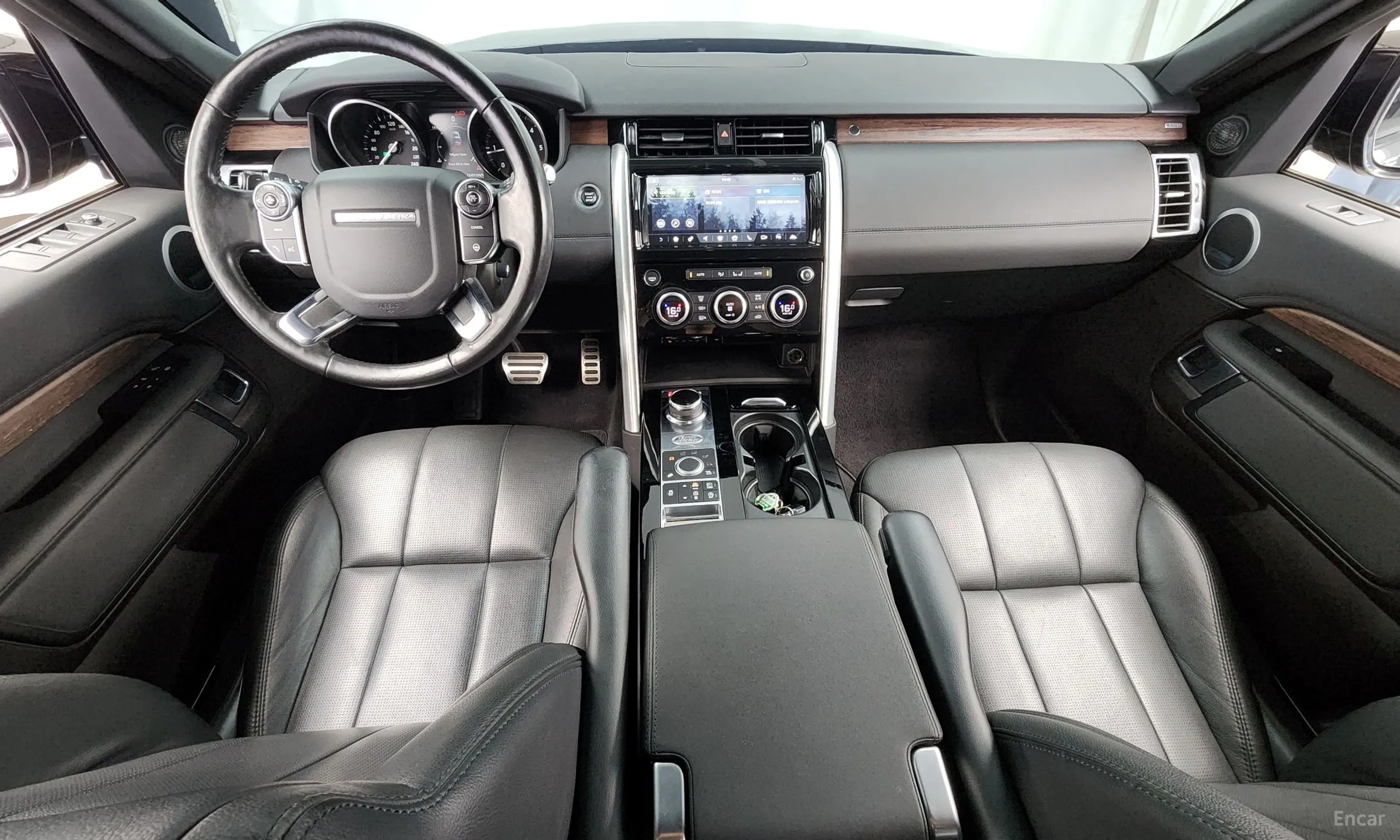 Land Rover Discovery 5 превью 7