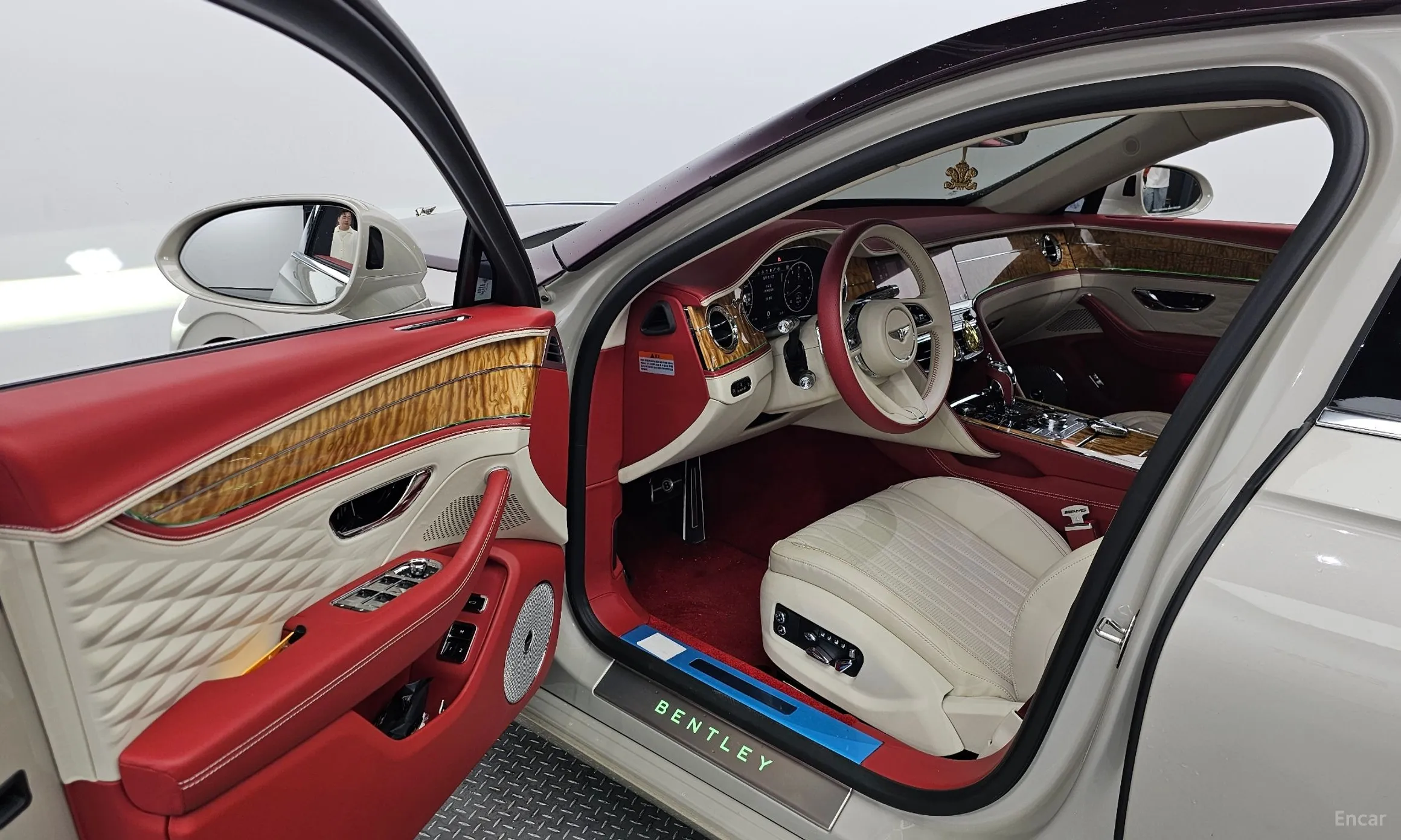 Bentley Flying Spur 3rd Generation превью 10