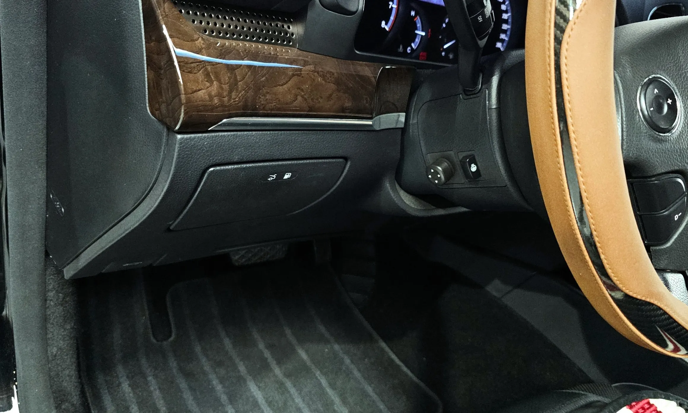 KG Mobility (SsangYong) Chairman W превью 16