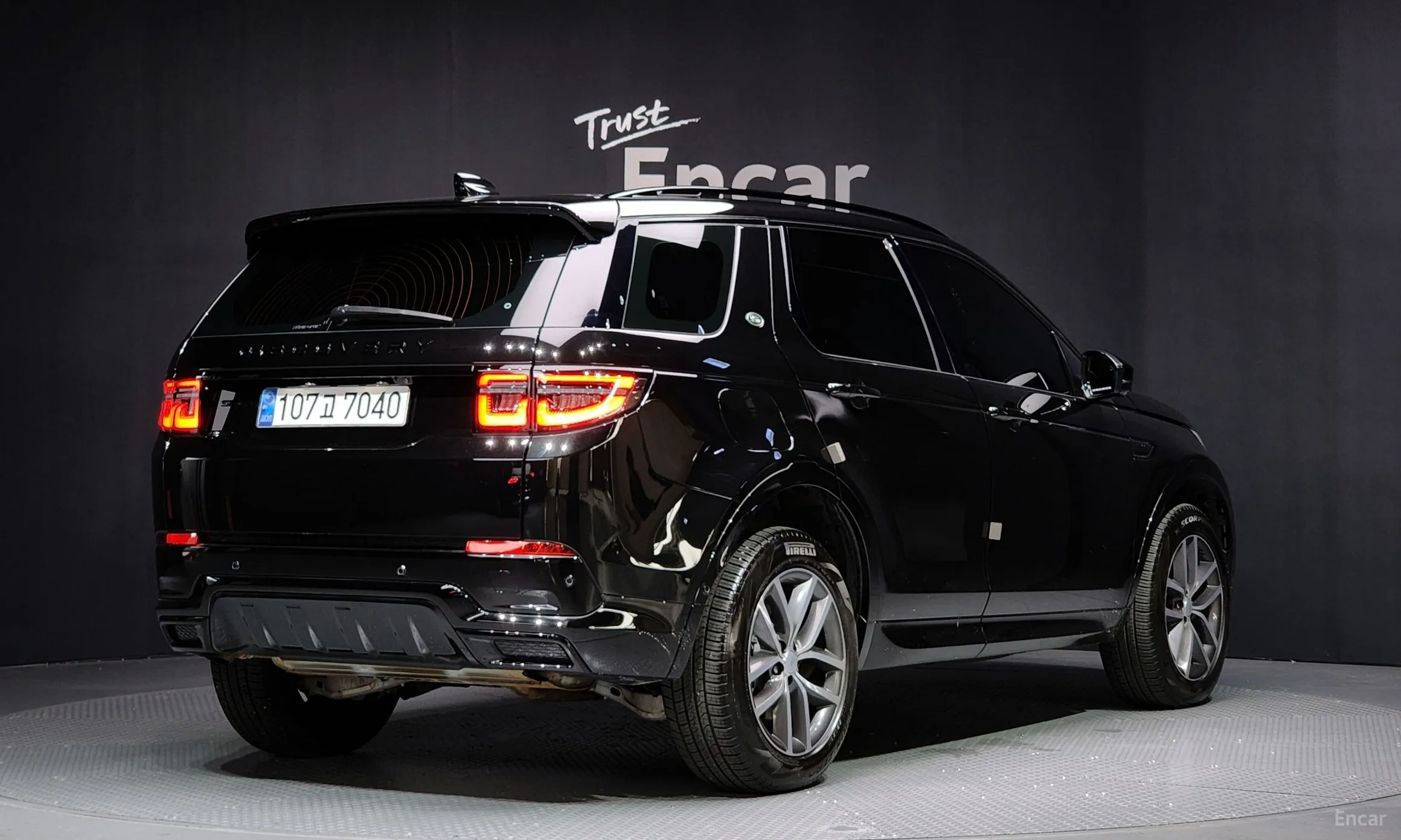Land Rover Discovery Sports превью 2