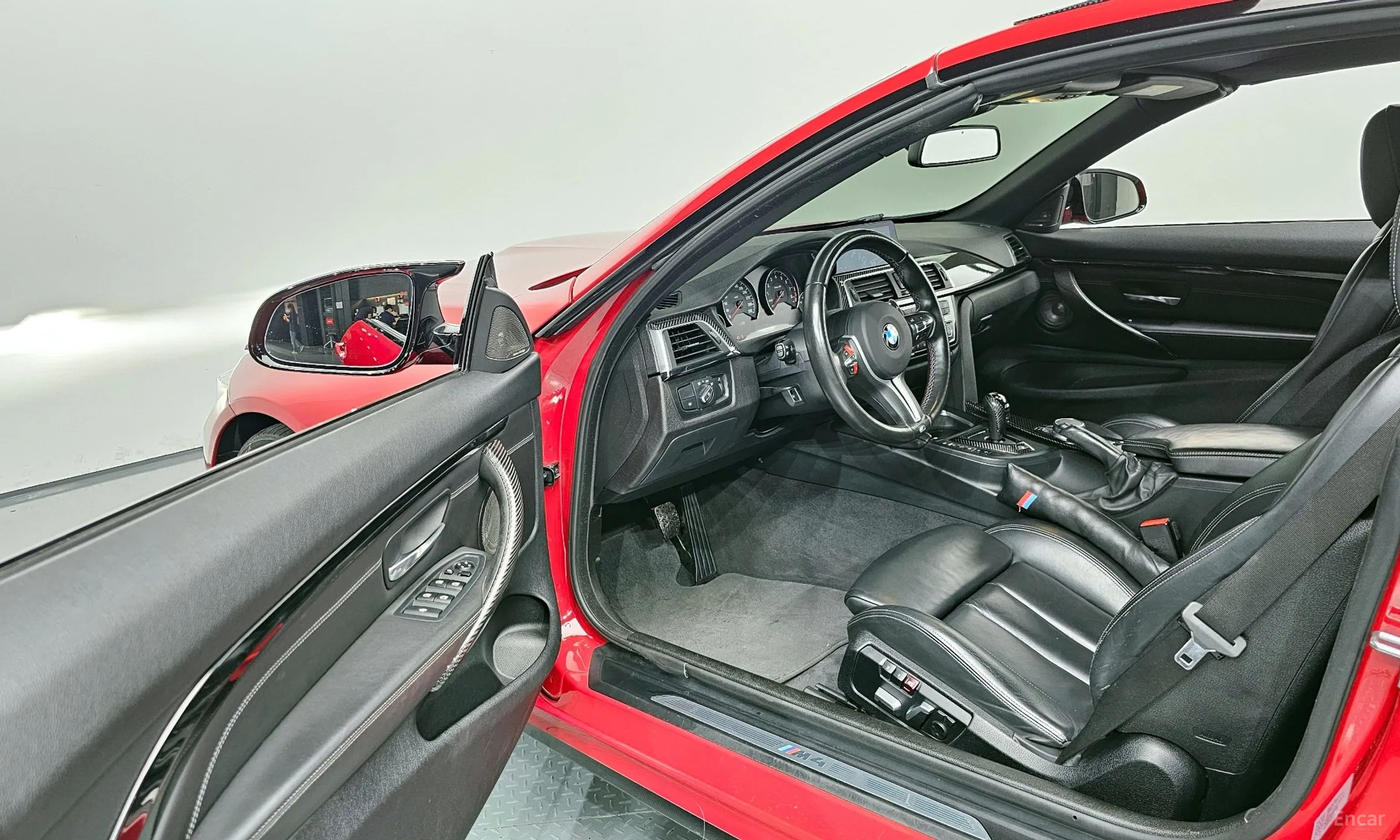BMW M4 (F82) превью 11