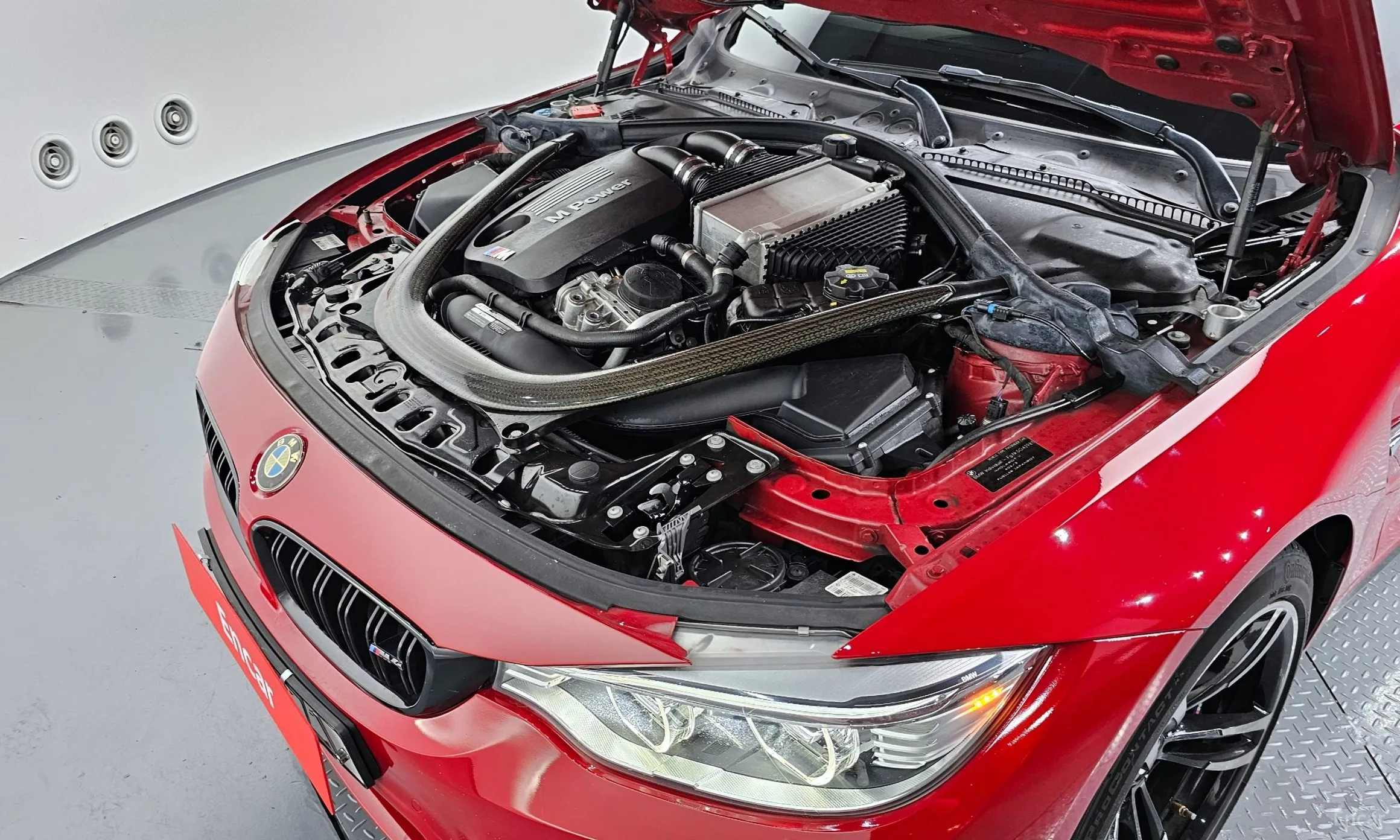 BMW M4 (F82) превью 6